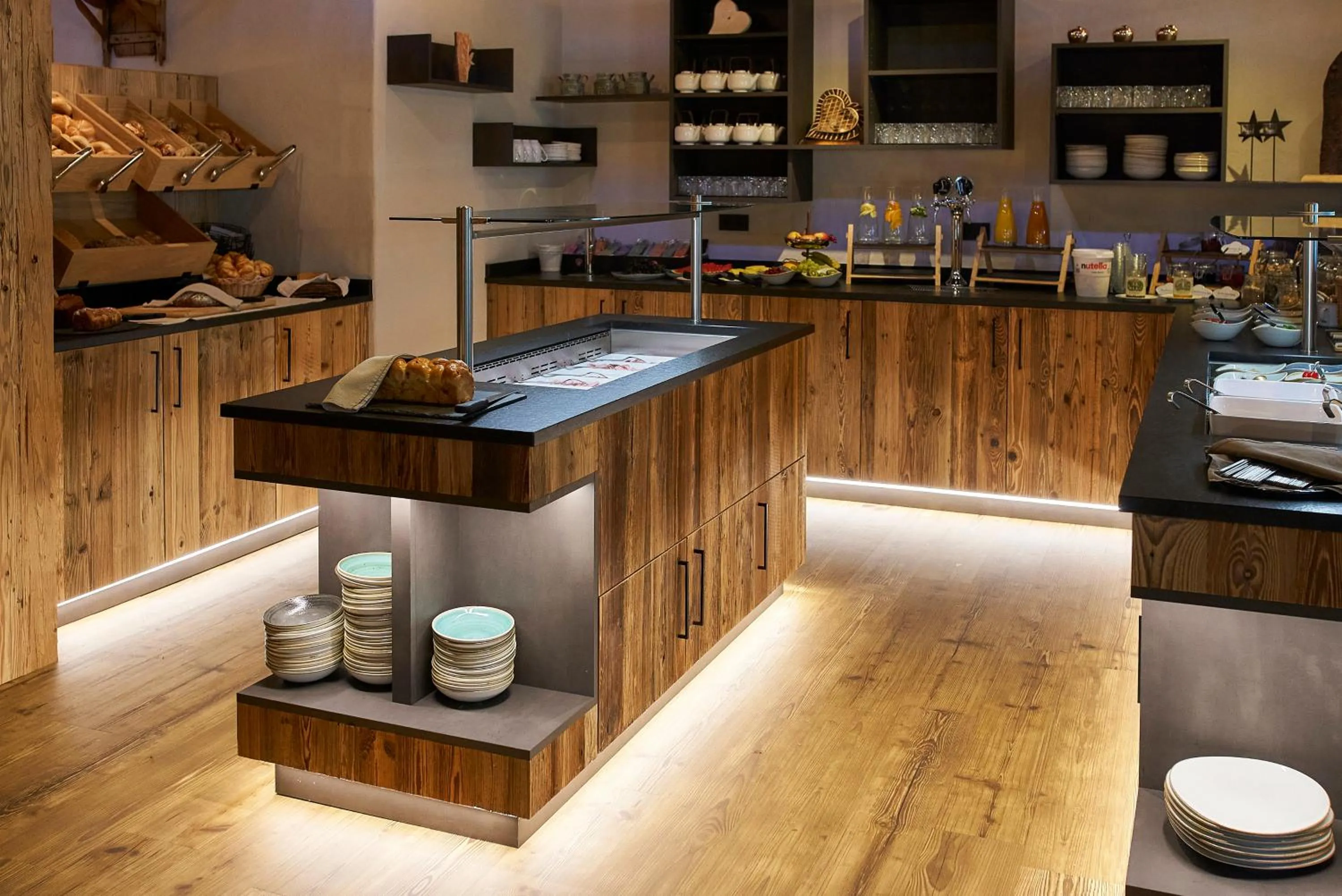 Breakfast in Hotel Astrid - Ski In - Ski Out