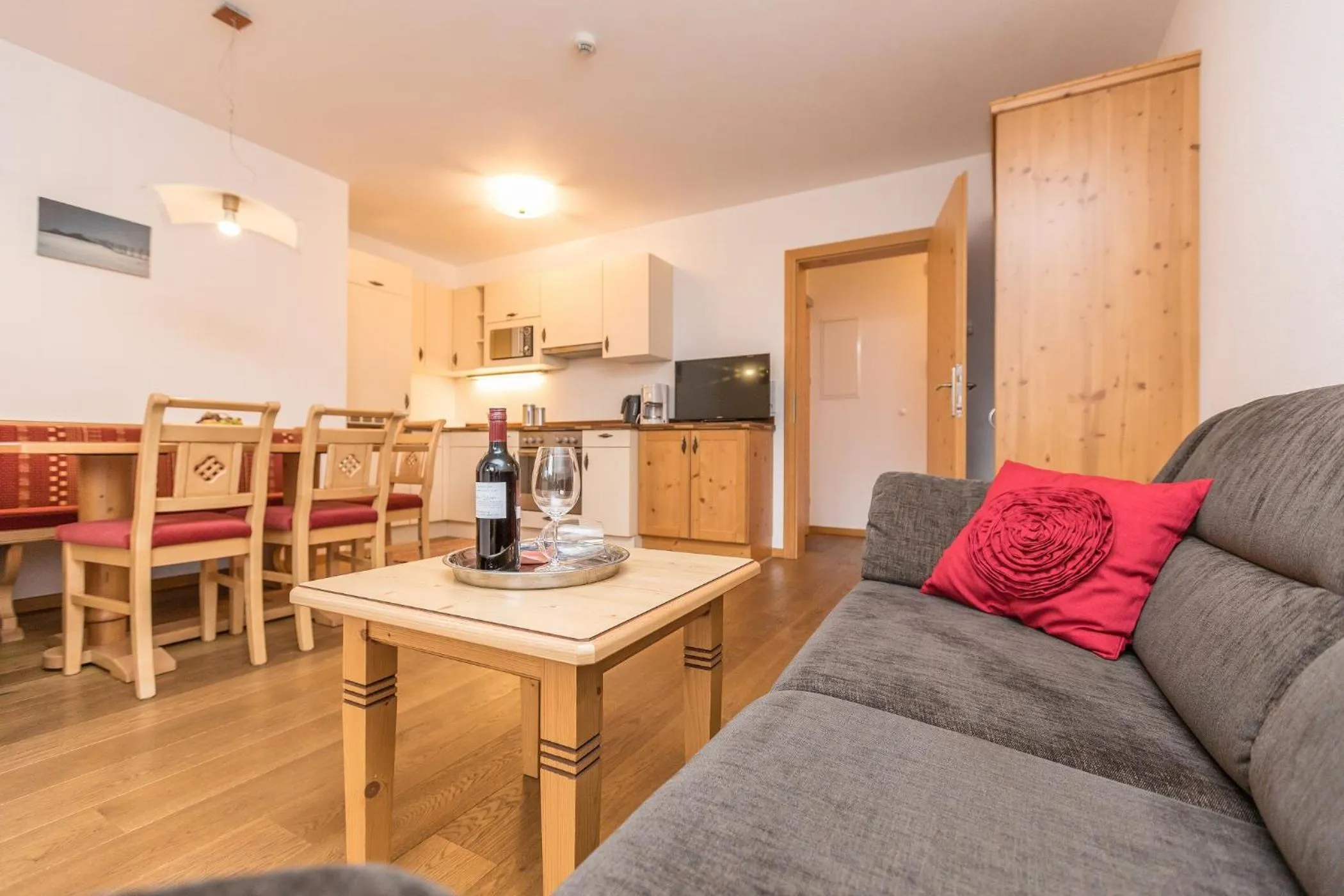 Living room in Alpenhof Apartments