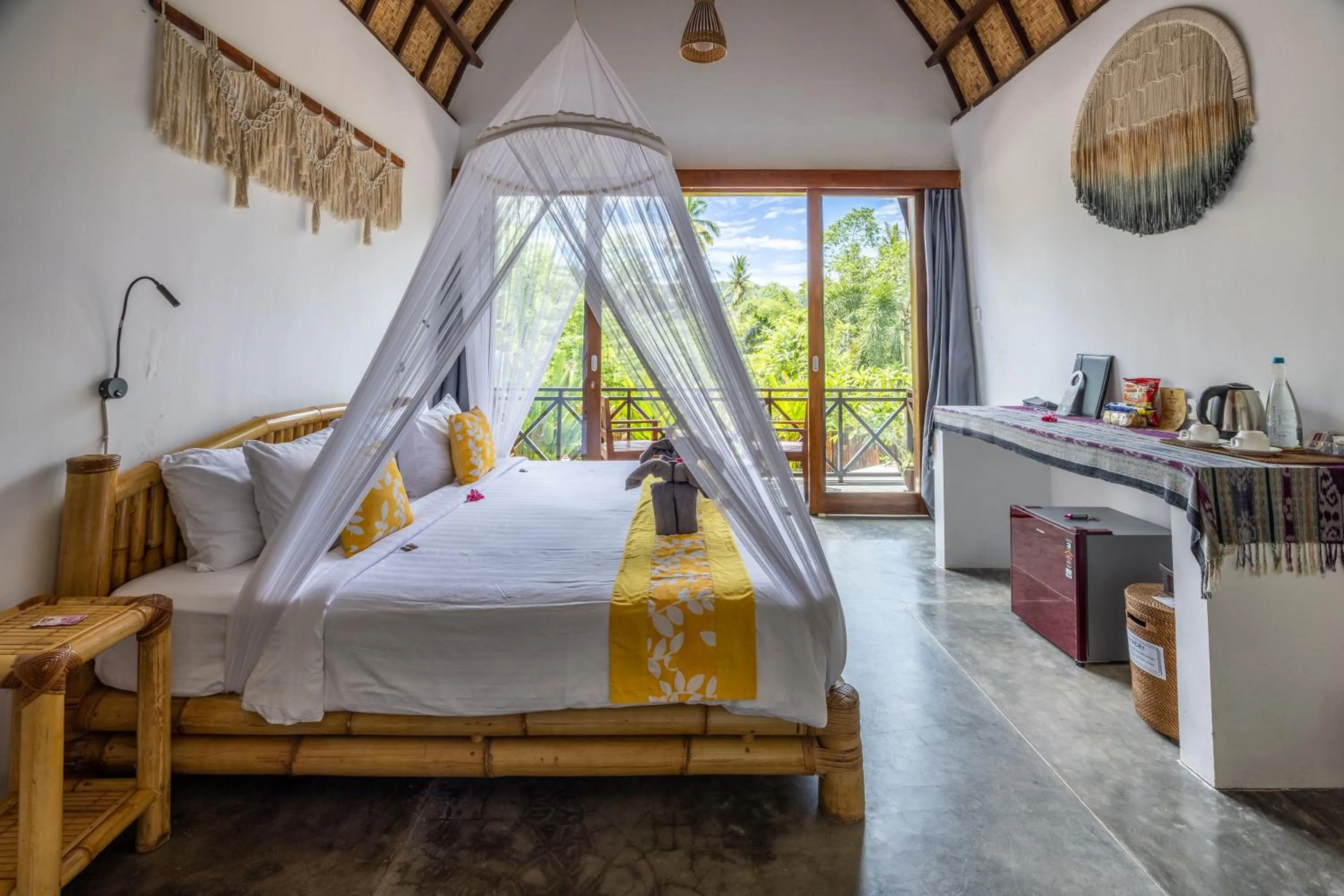 Bedroom, Bed in Martas Windows