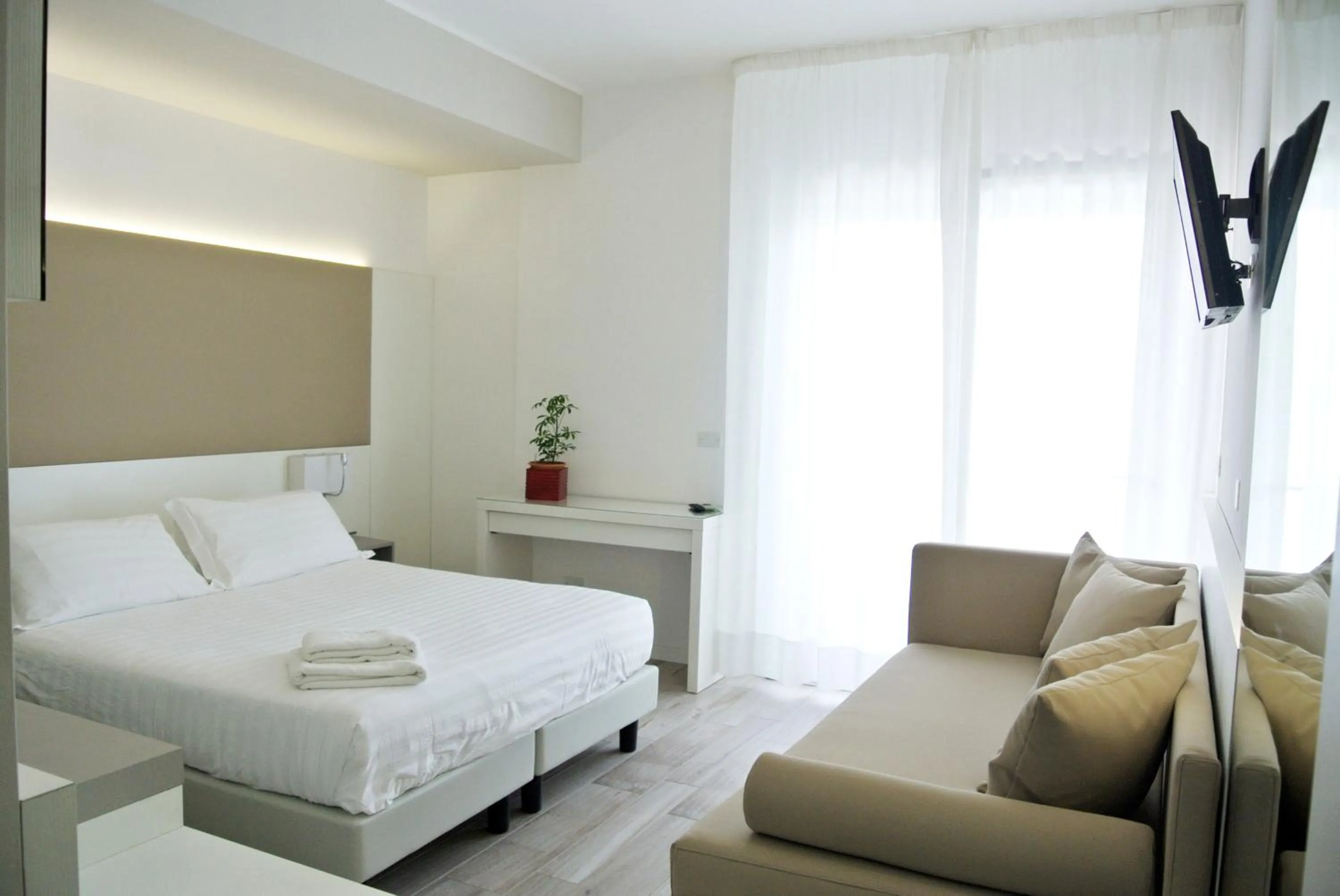 Balcony/Terrace, Bed in Hotel Bologna