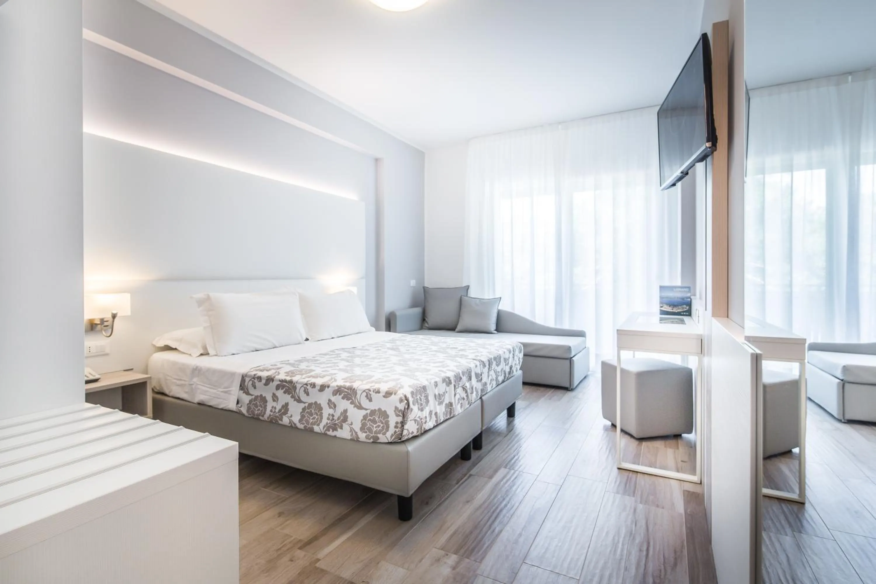 Photo of the whole room, Bed in Hotel Bologna