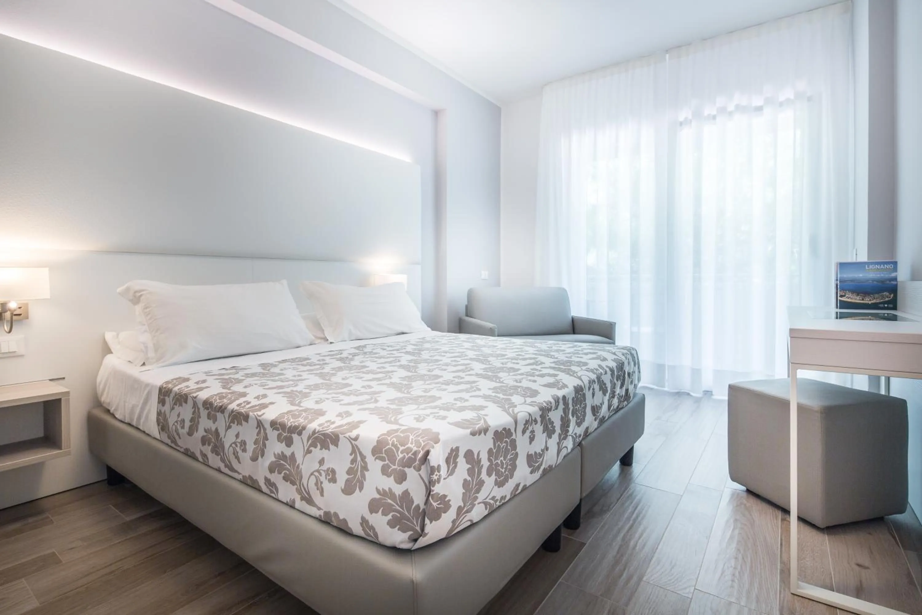 Photo of the whole room, Bed in Hotel Bologna