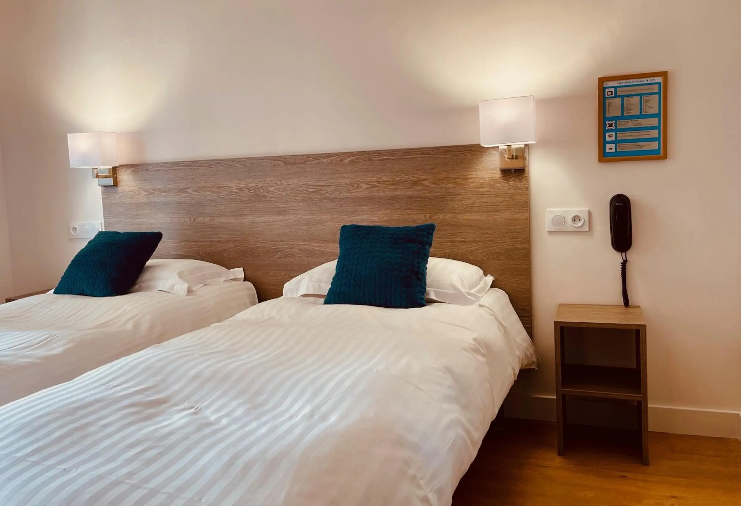 Twin Room with Side Sea View in Hotel Courbet Twin Room with Side Sea View in Hotel Courbet