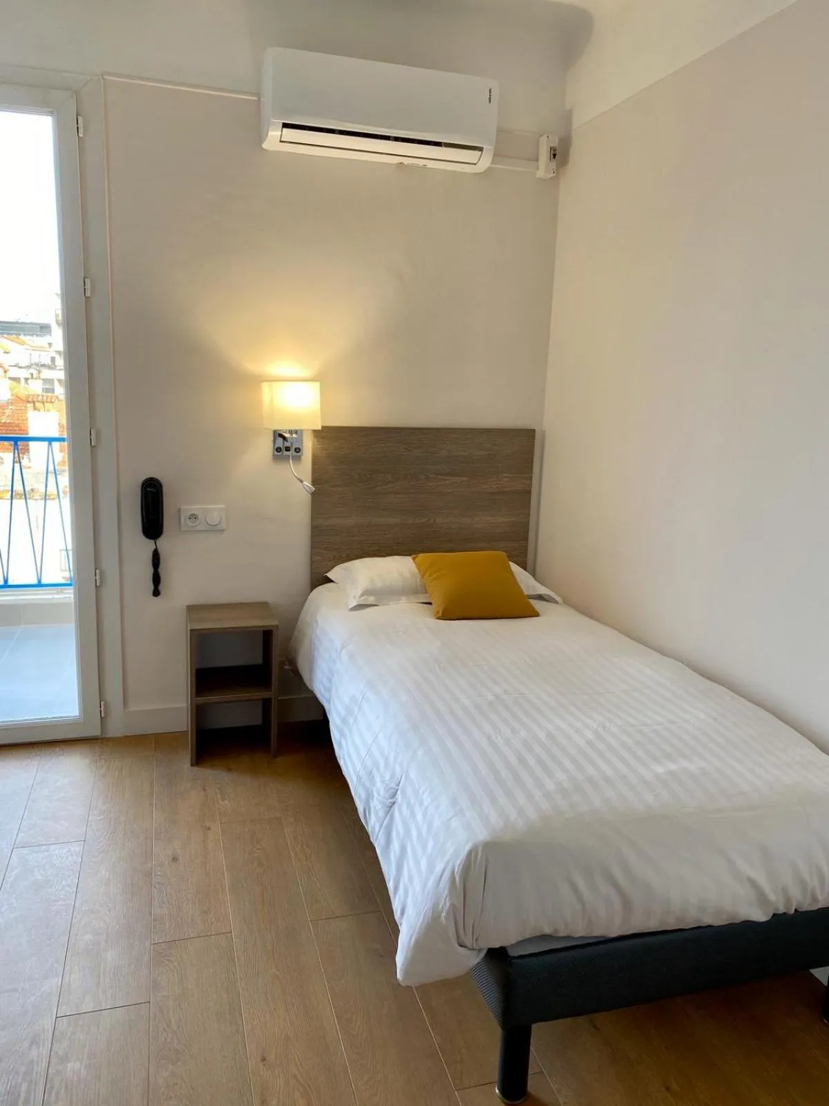 Bedroom, Bed in Hotel Courbet