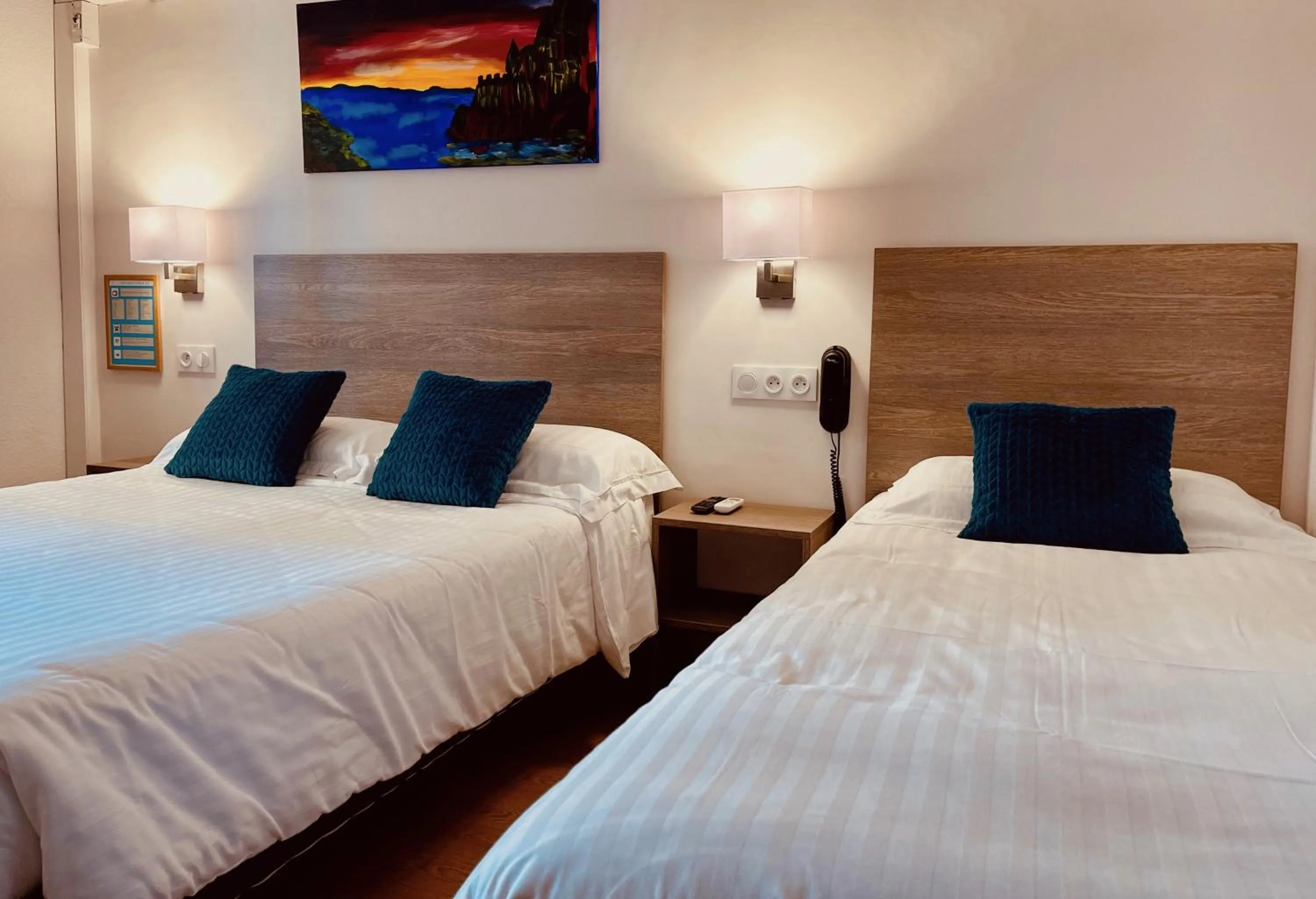 Photo of the whole room, Bed in Hotel Courbet