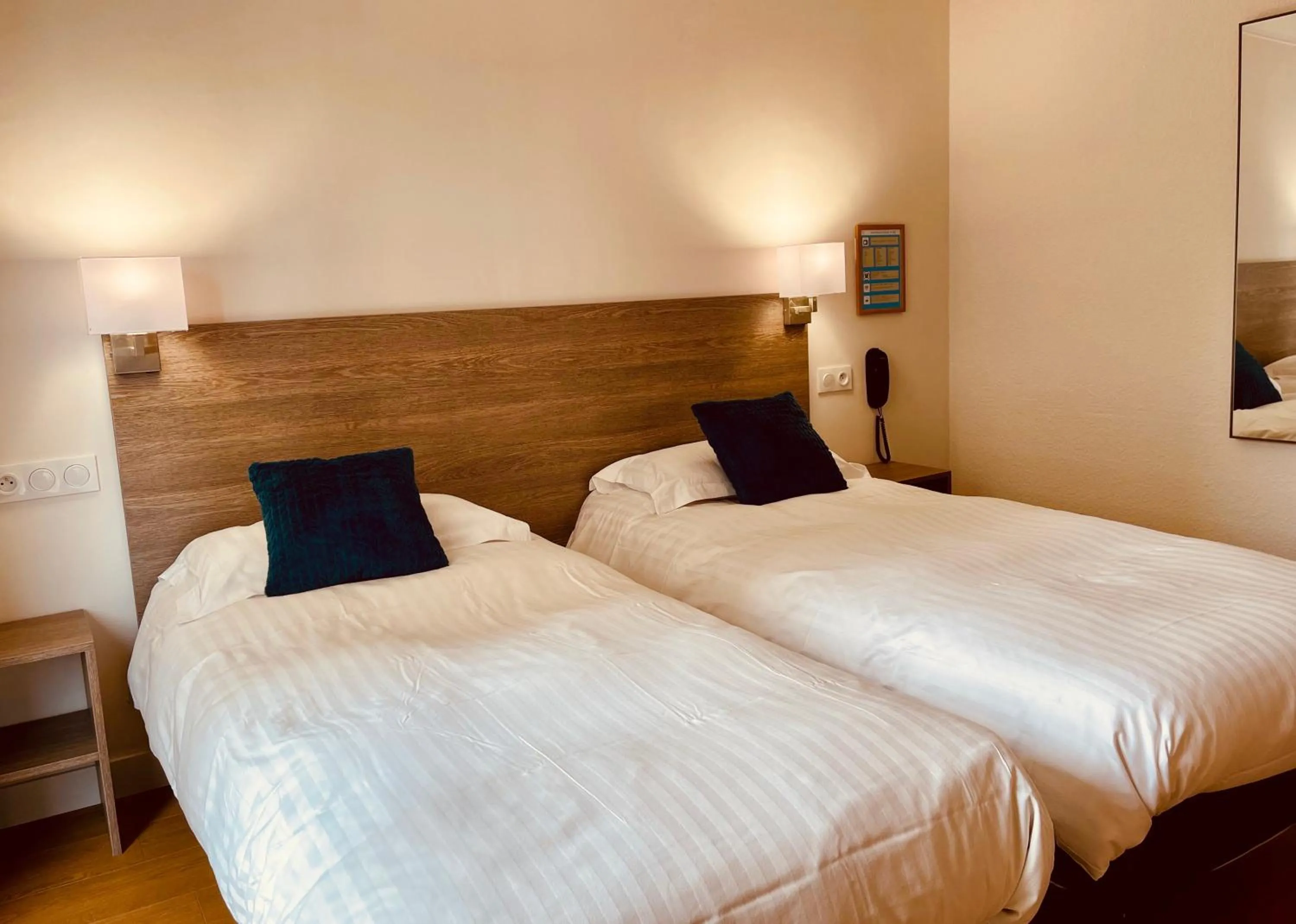 Bedroom, Bed in Hotel Courbet