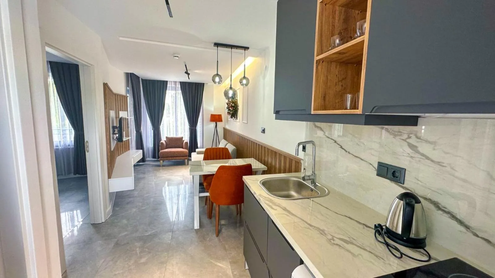 Kitchen or kitchenette in Happy Apart Hotel