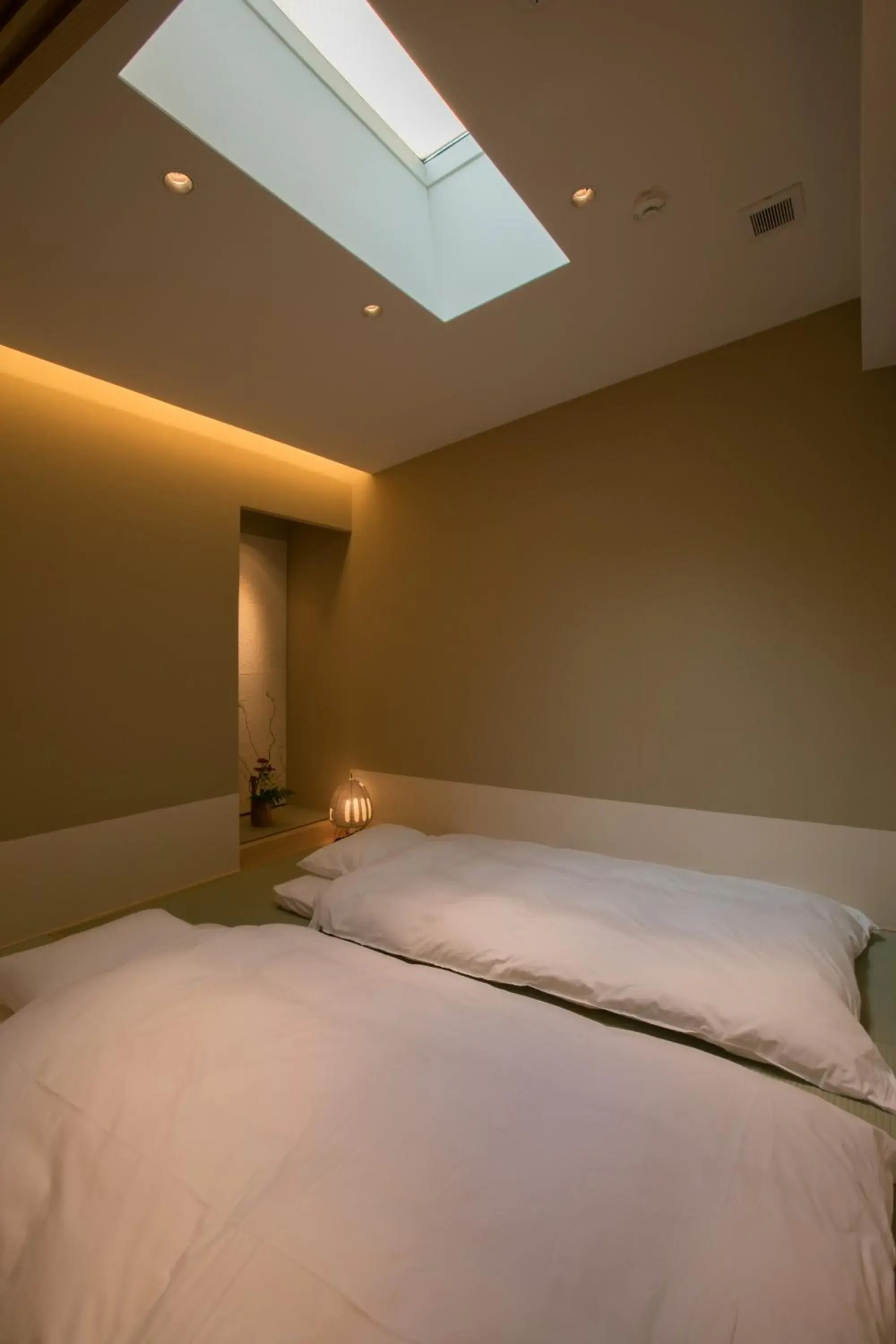 Bed in Shirasagi Kyoto Bed in Shirasagi Kyoto