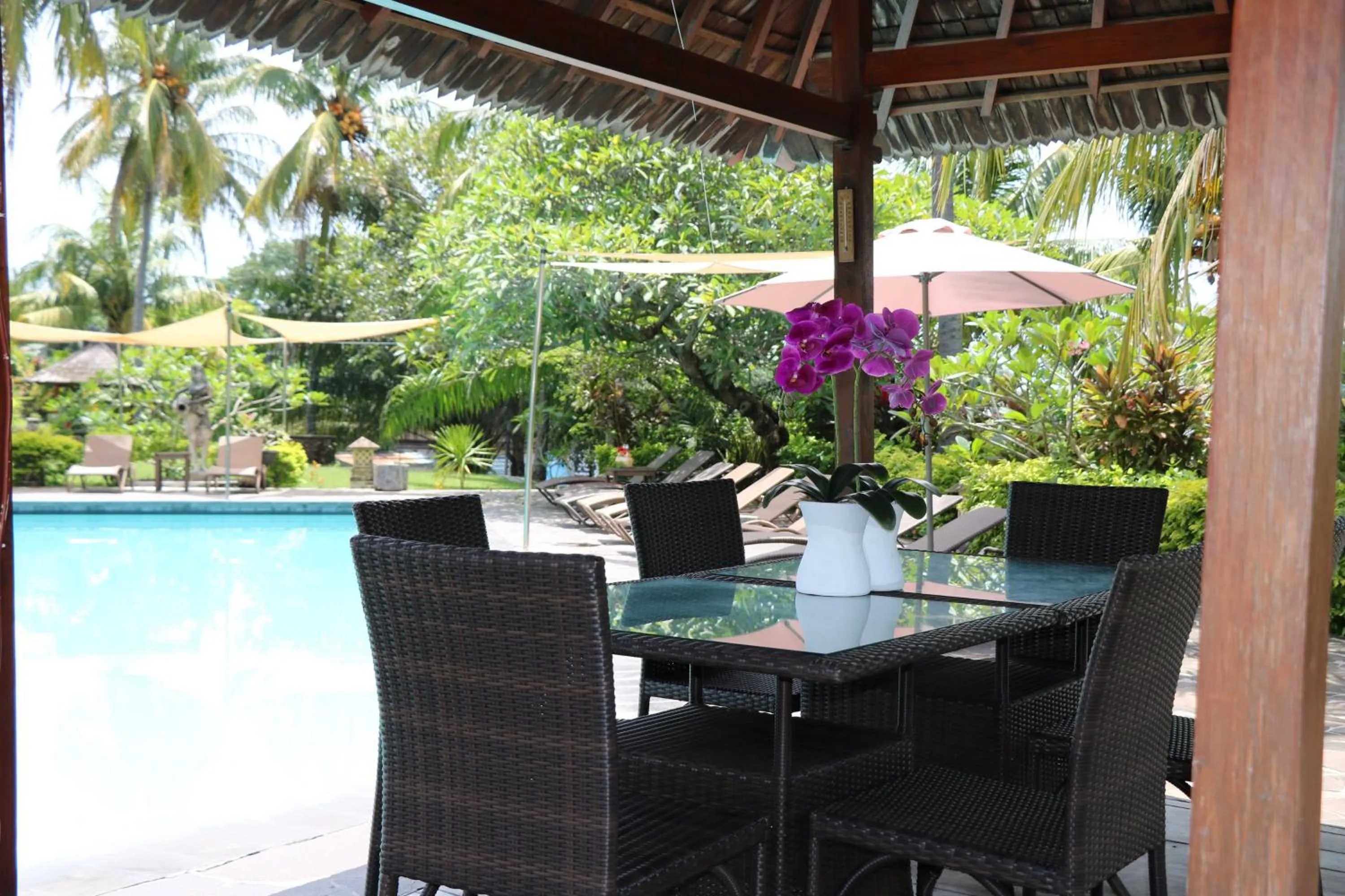 Puri Bunga Beach Cottages