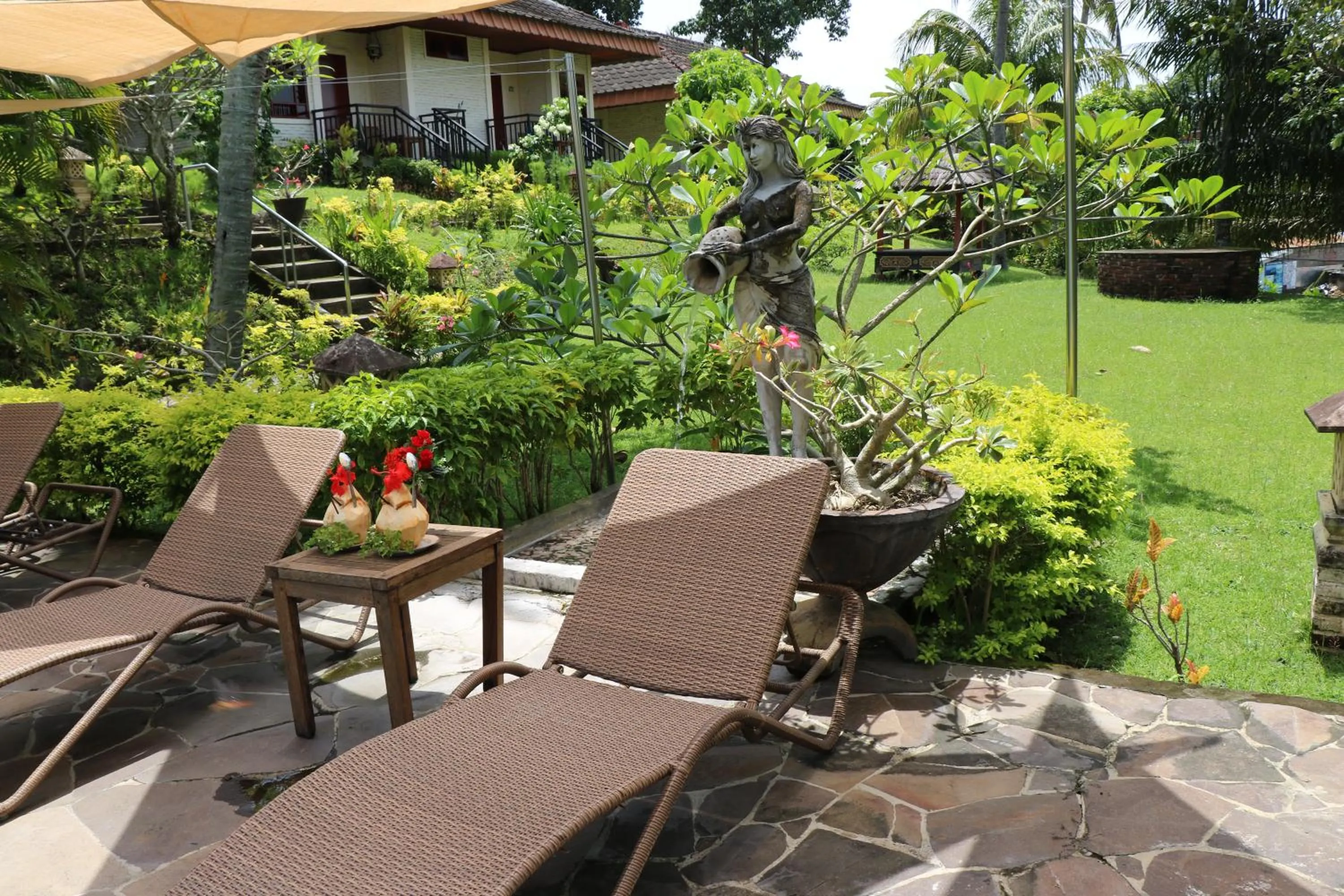 Puri Bunga Beach Cottages