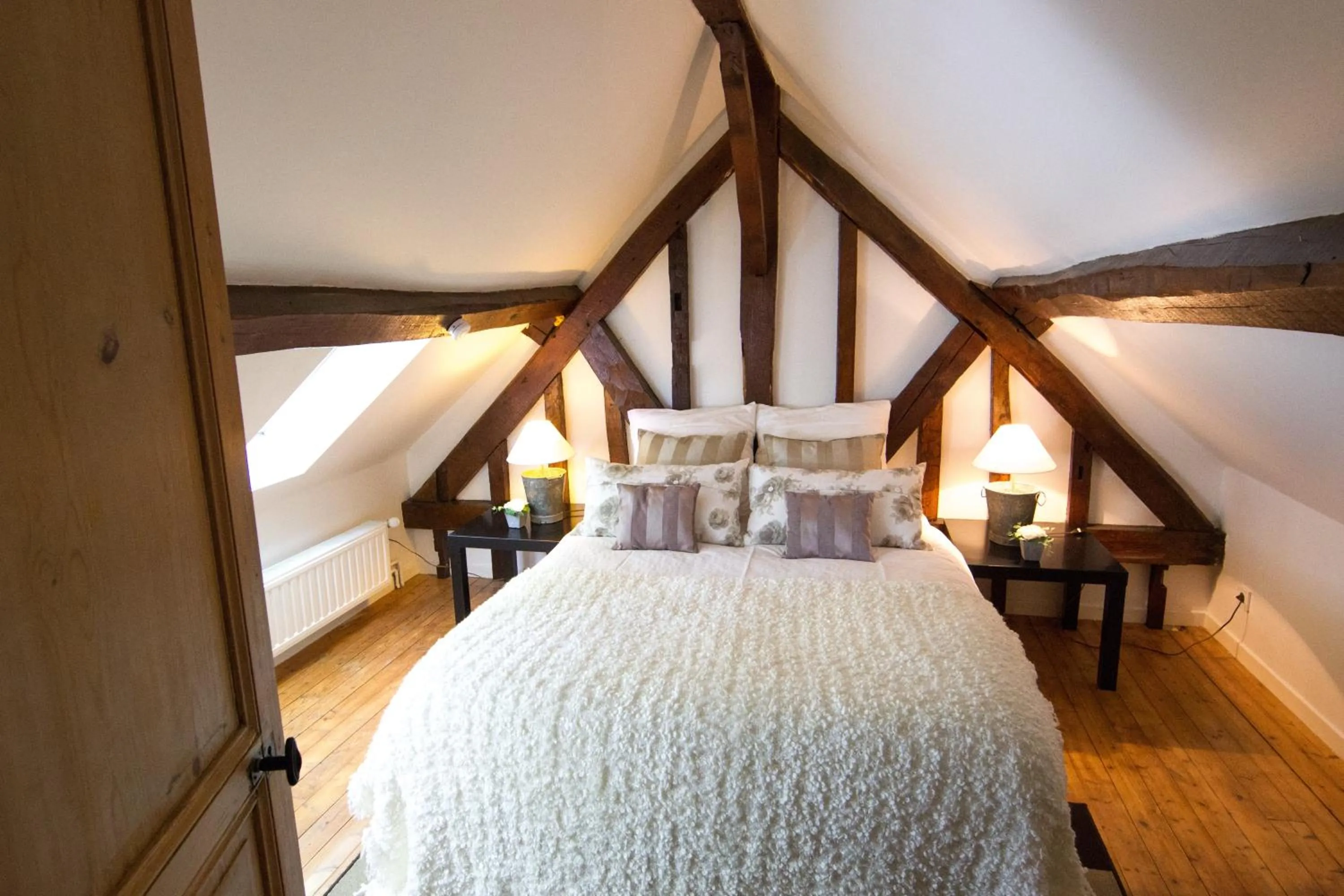 Bedroom, Bed in Comme une parenthèse au coeur des hortillonnages