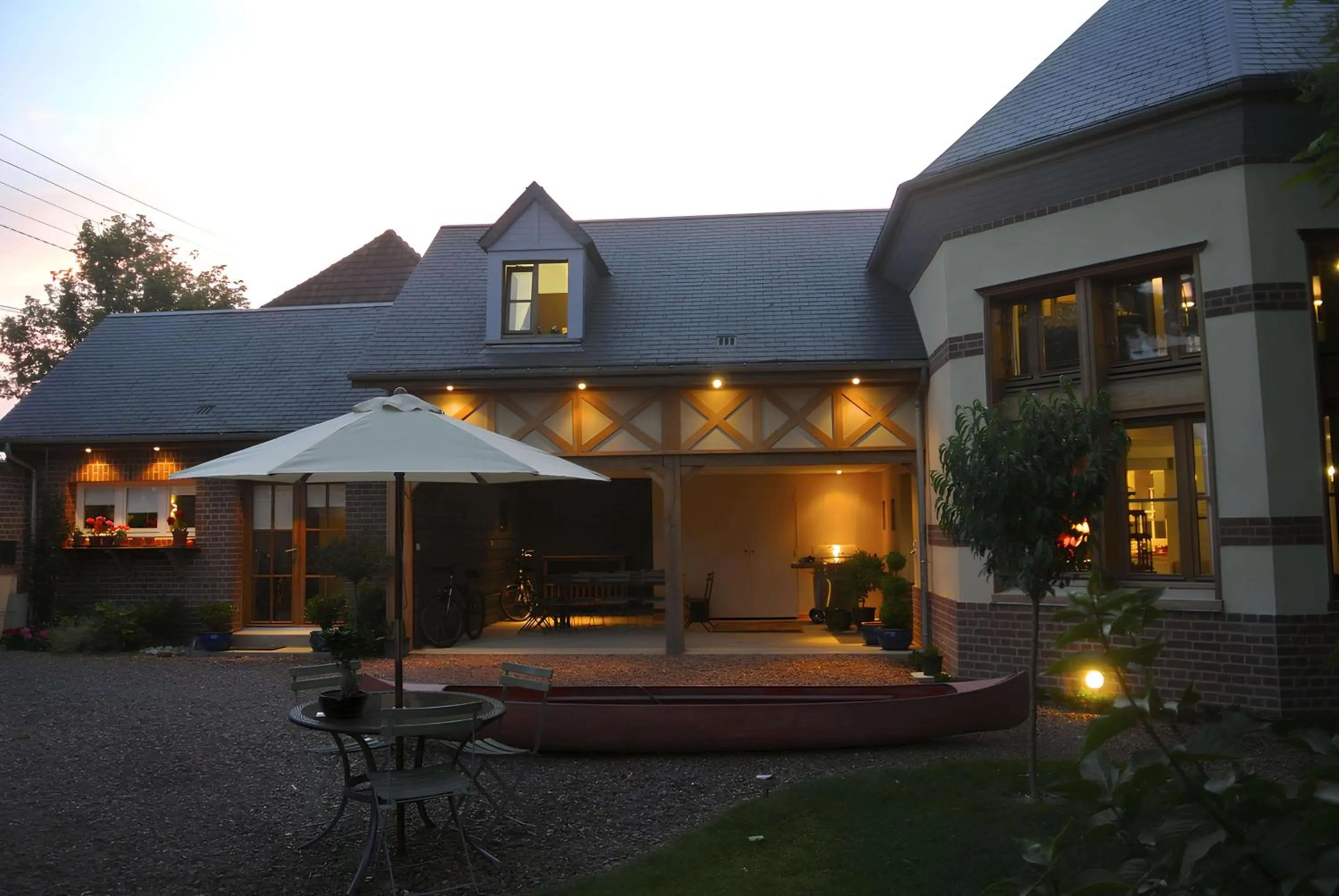 Property building in Comme une parenthèse au coeur des hortillonnages