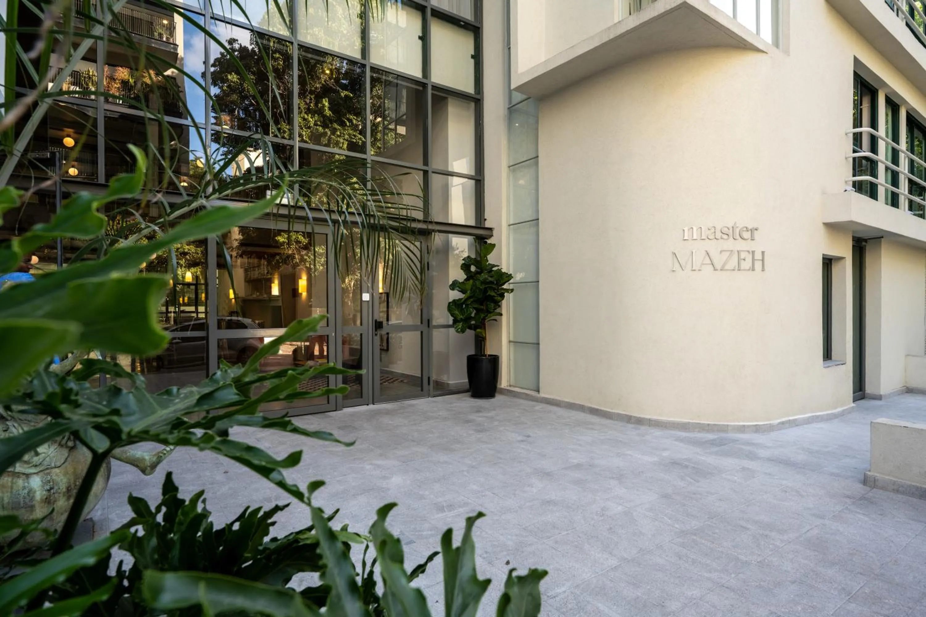 Facade/entrance in master Mazeh