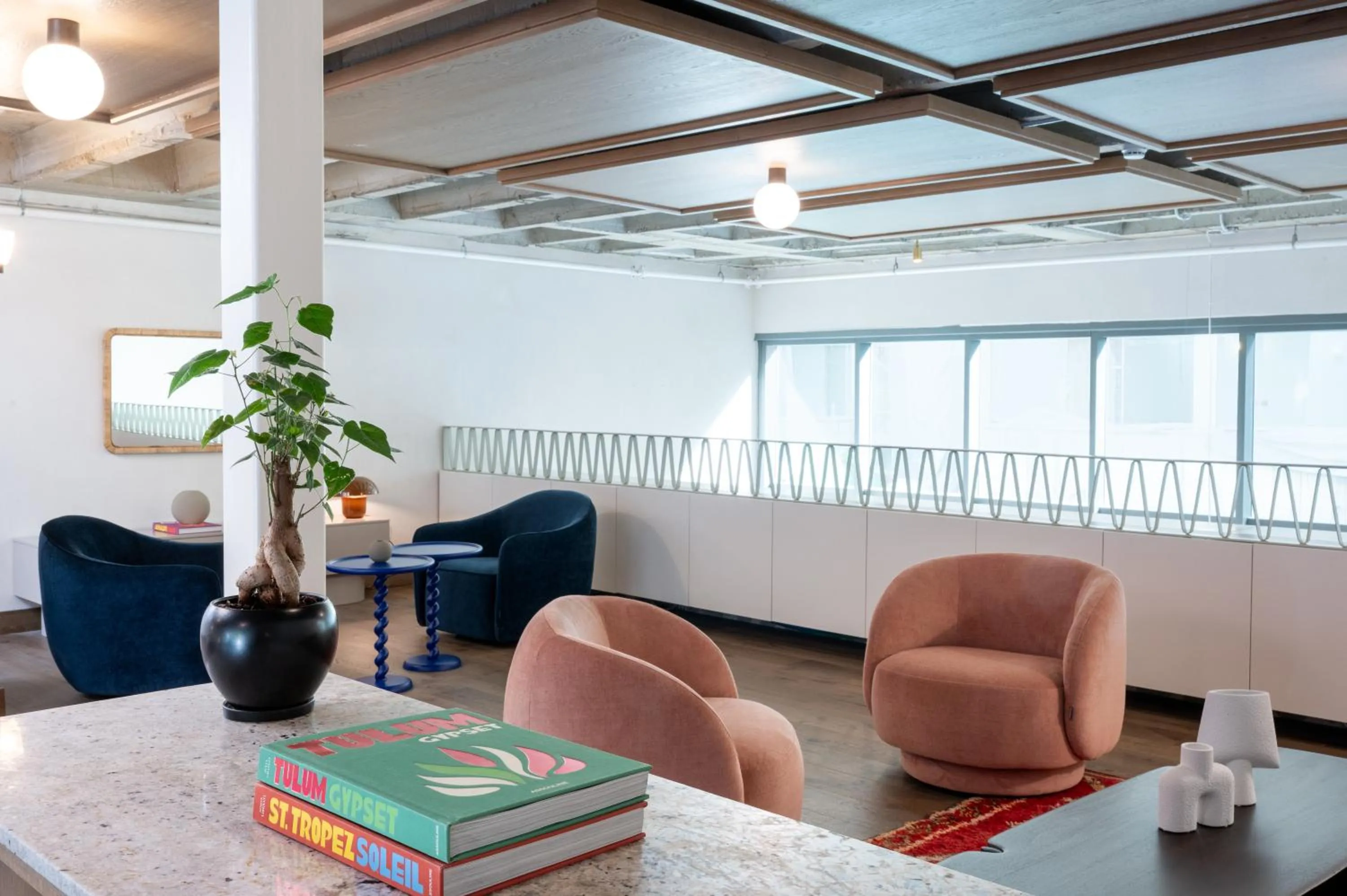 Communal lounge/ TV room in master Mazeh