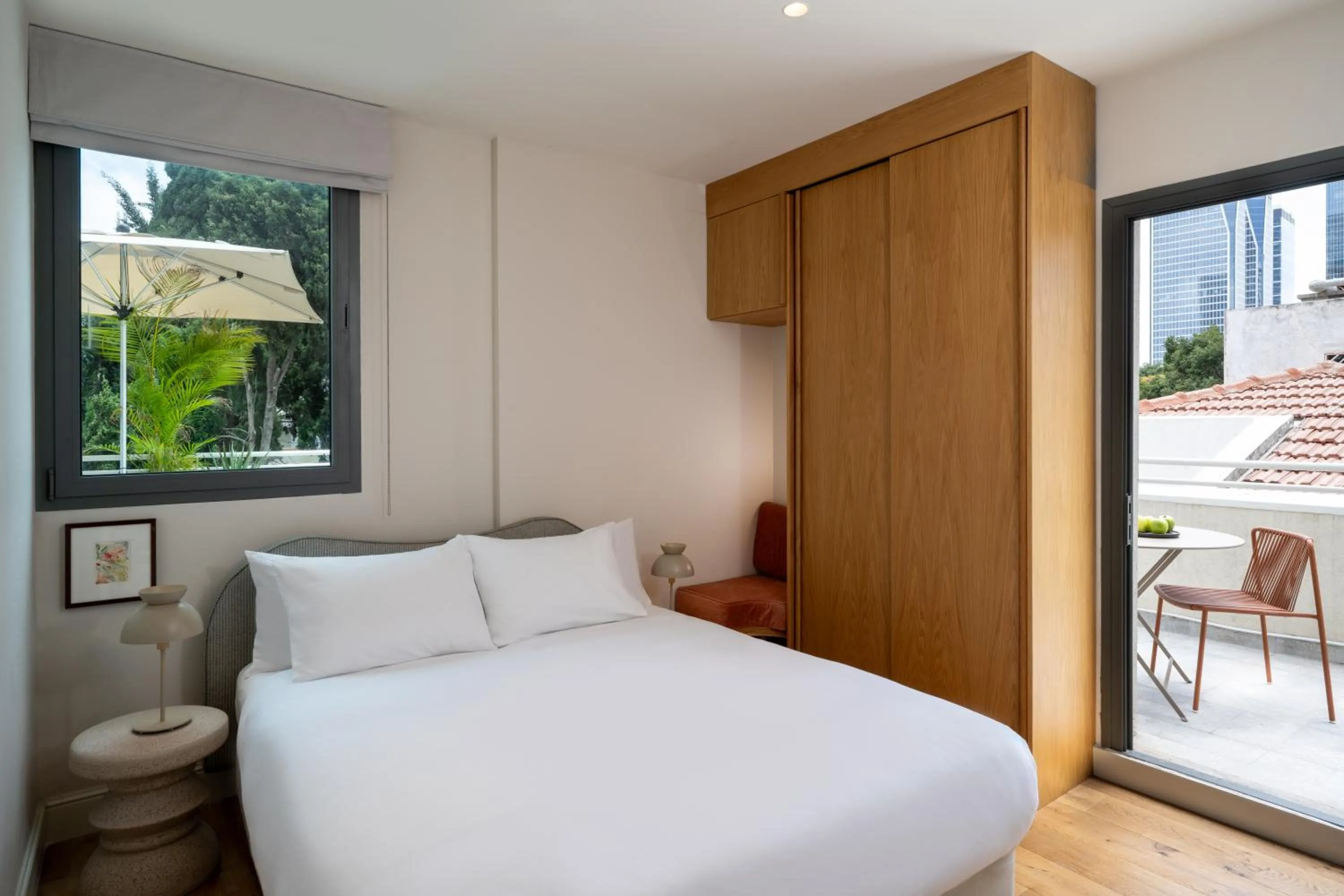 Bedroom, Bed in master Mazeh