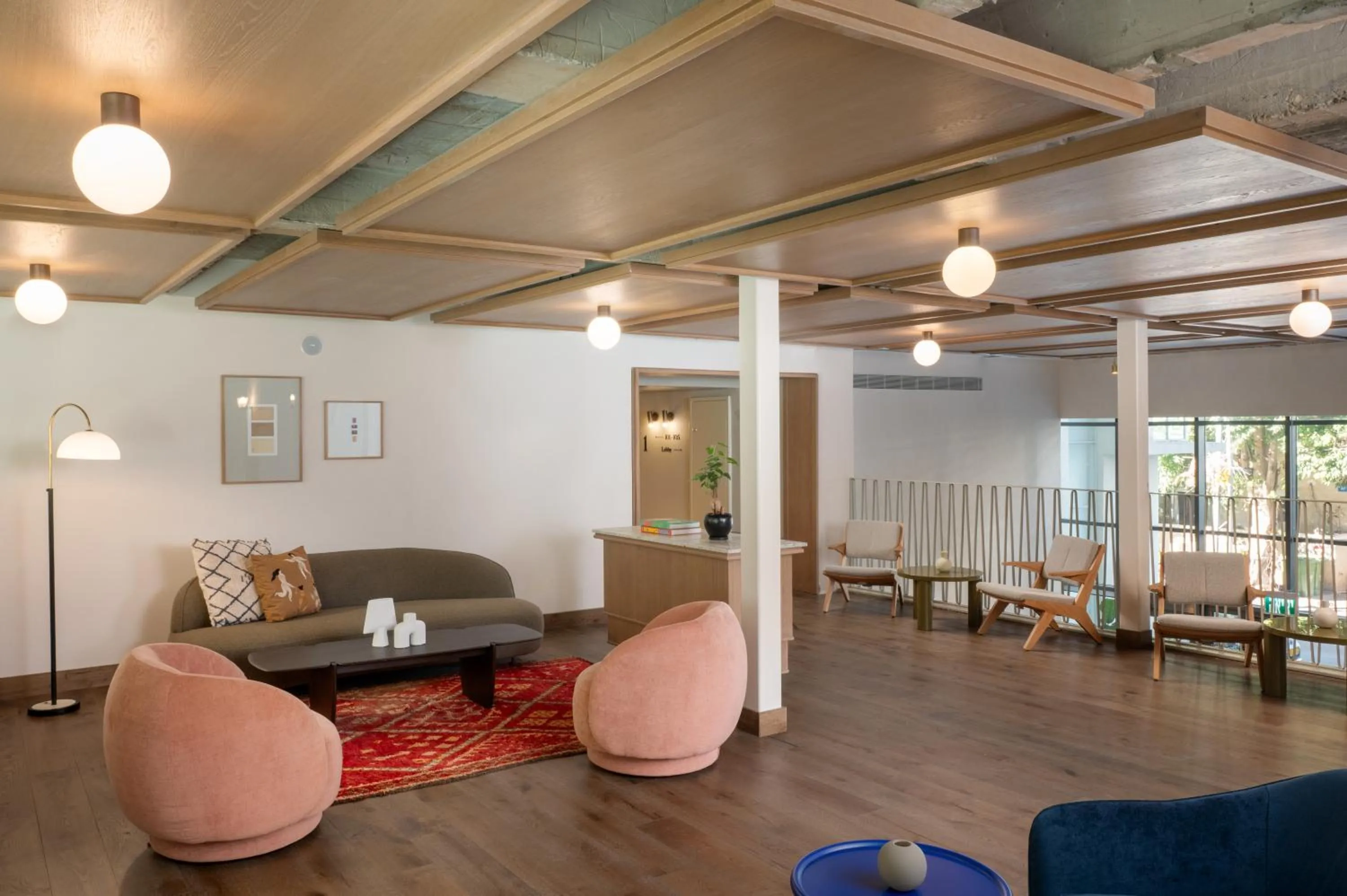 Communal lounge/ TV room in master Mazeh