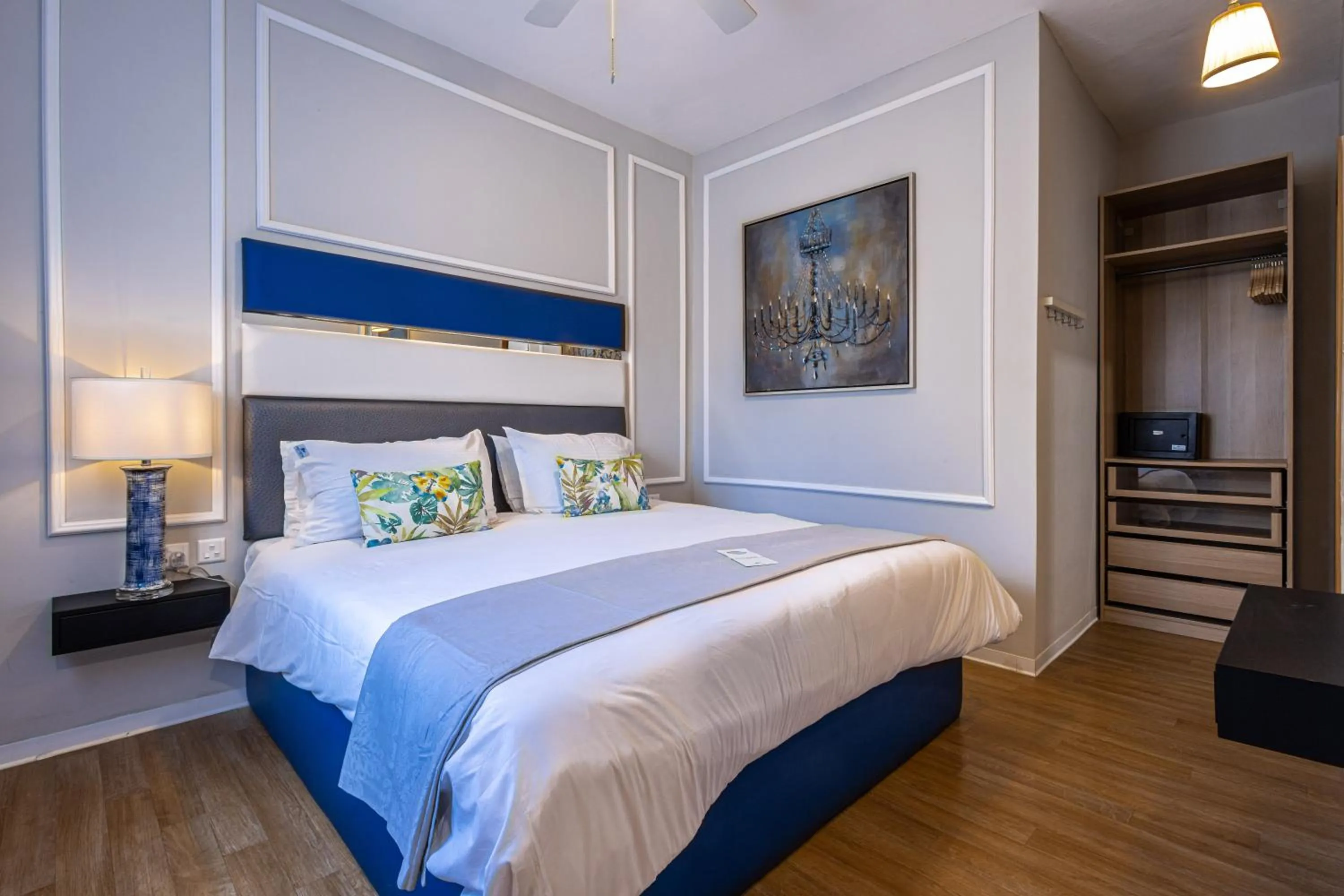 Bed in Park Lane Boutique Aparthotel