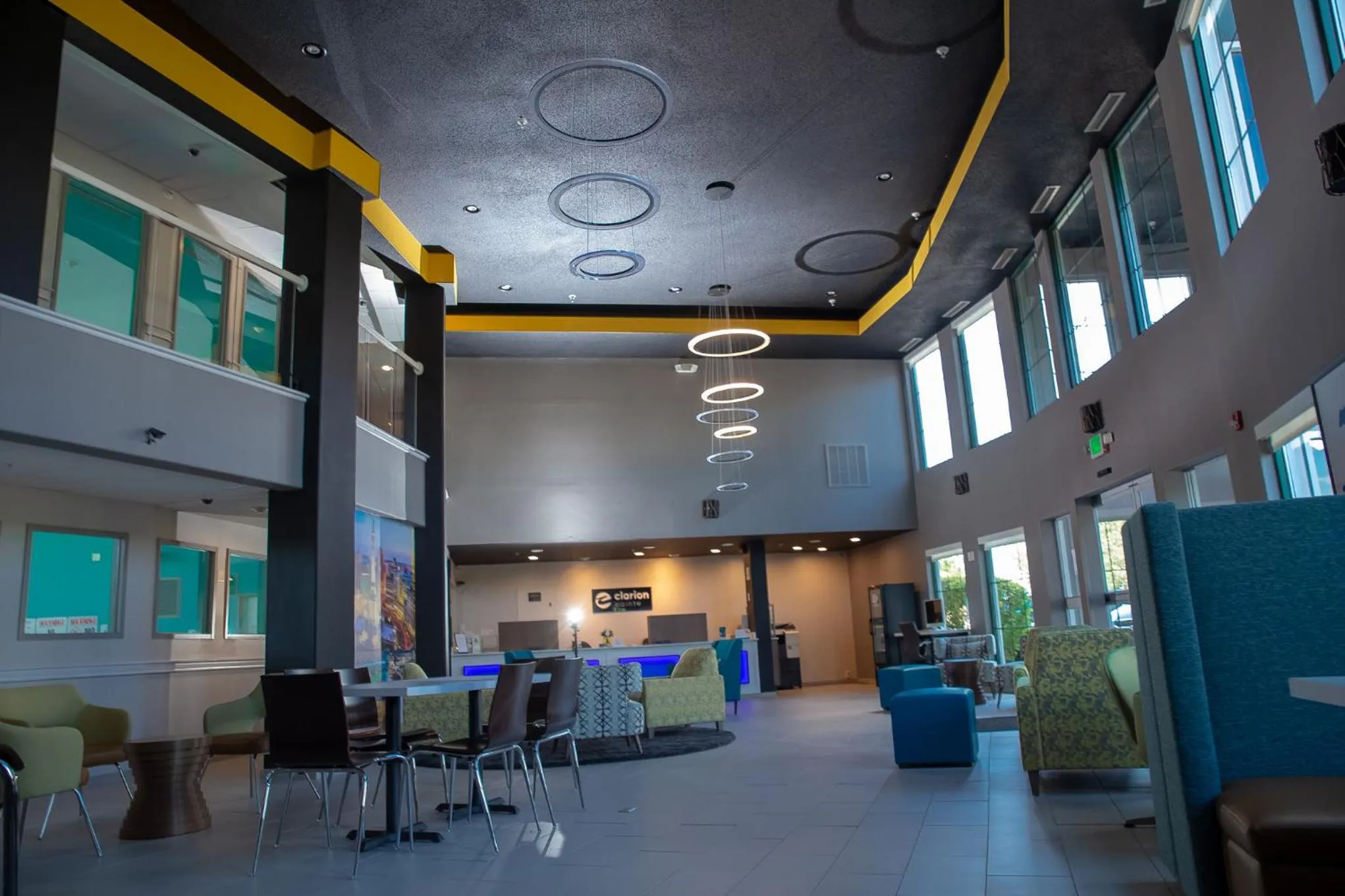 Facade/entrance in Clarion Pointe Indianapolis Airport