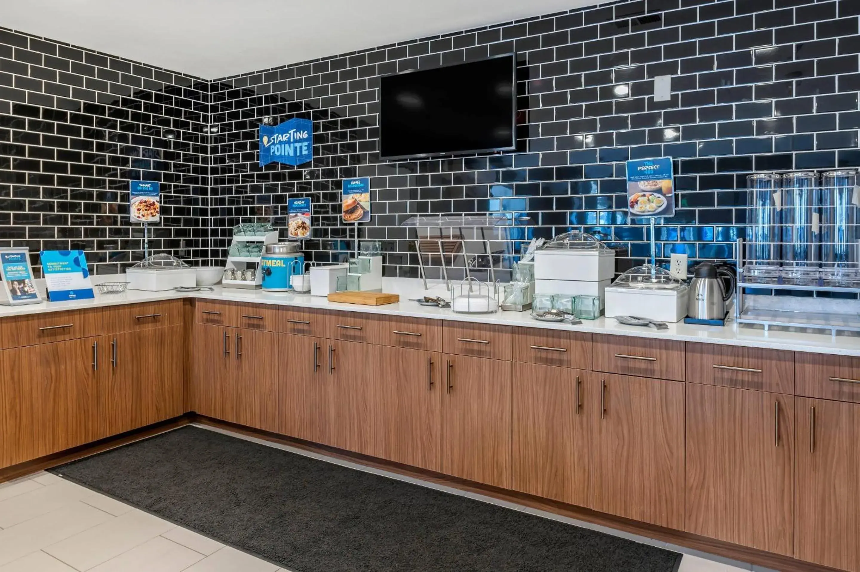 Breakfast in Clarion Pointe Indianapolis Airport Breakfast in Clarion Pointe Indianapolis Airport