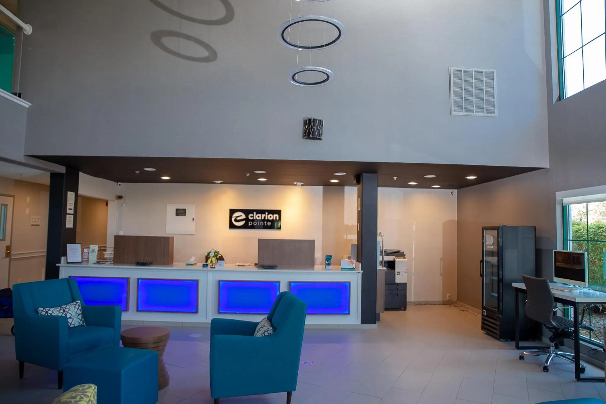 Lobby or reception in Clarion Pointe Indianapolis Airport