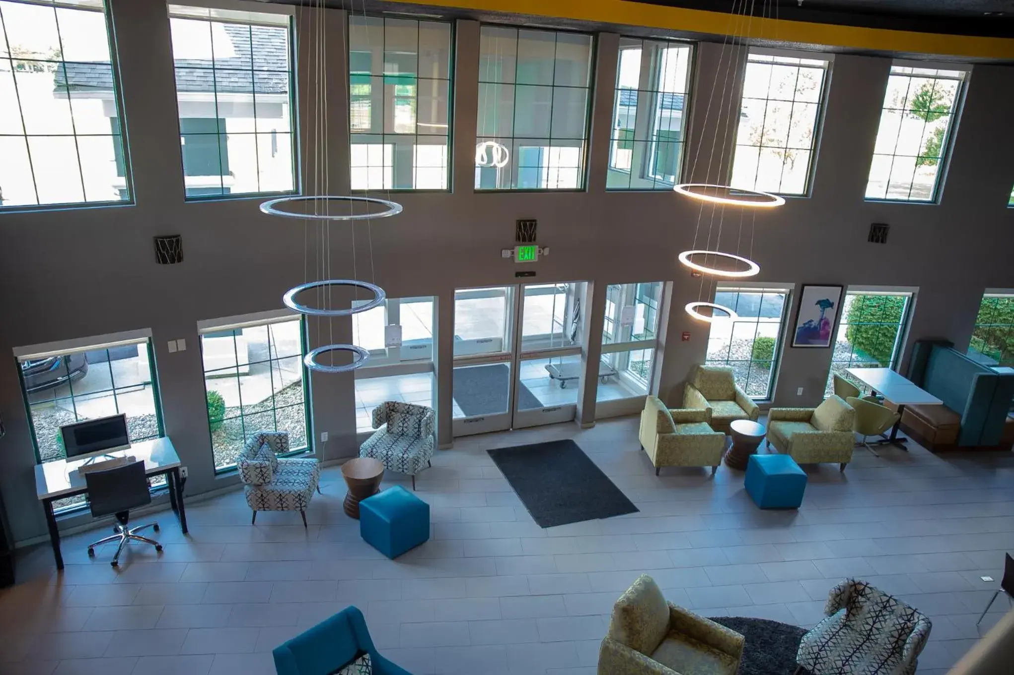 Lounge or bar in Clarion Pointe Indianapolis Airport Lounge or bar in Clarion Pointe Indianapolis Airport