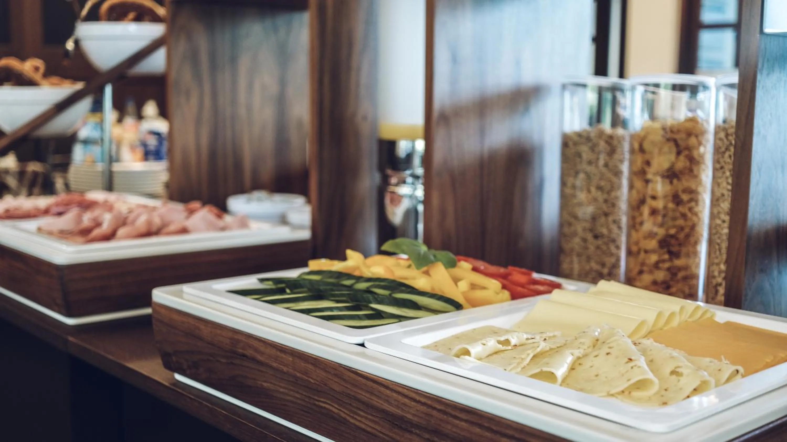 Buffet breakfast in Restaurant & Hotel Engelkeller