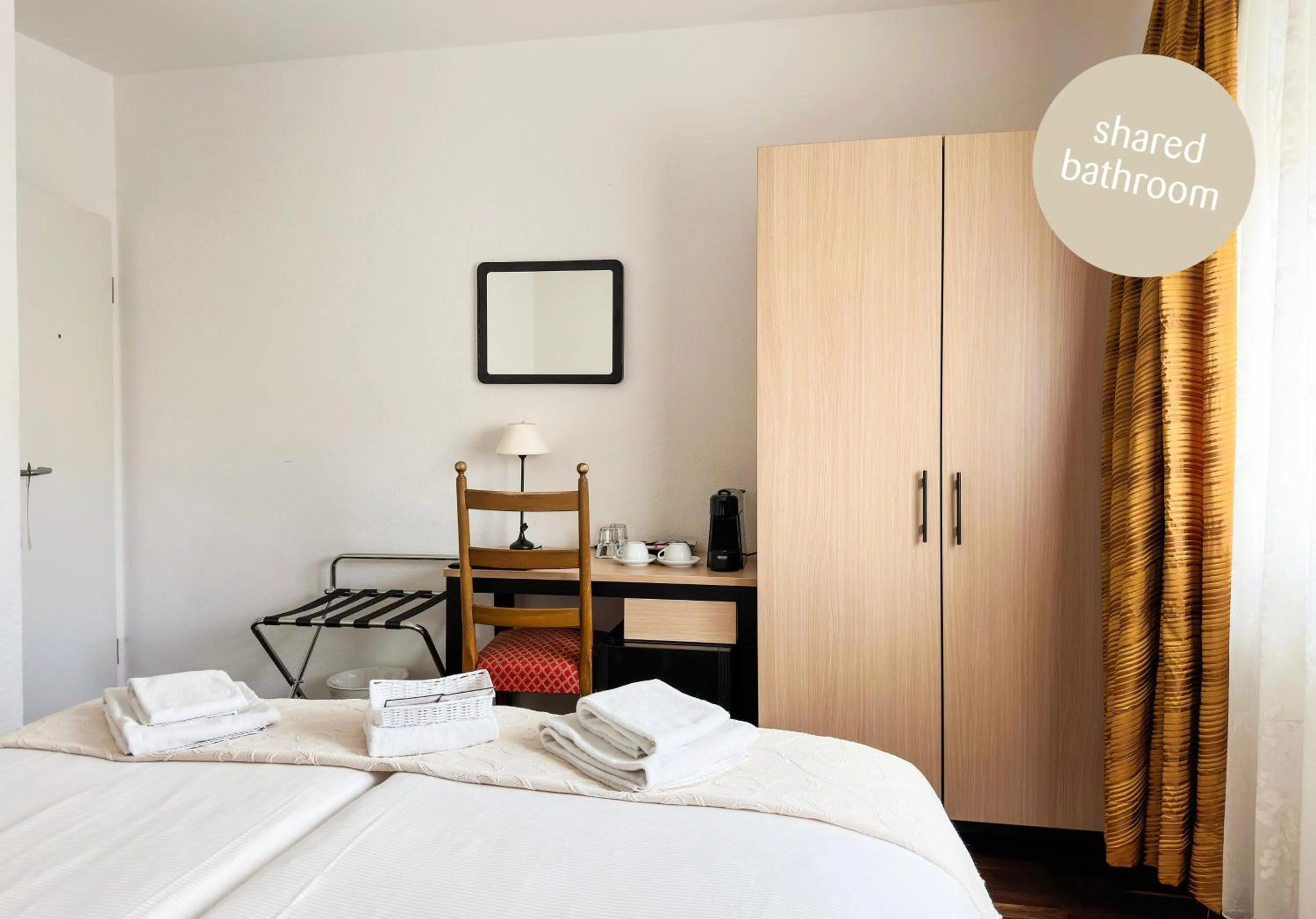 Photo of the whole room, Bed in Hotel Polo