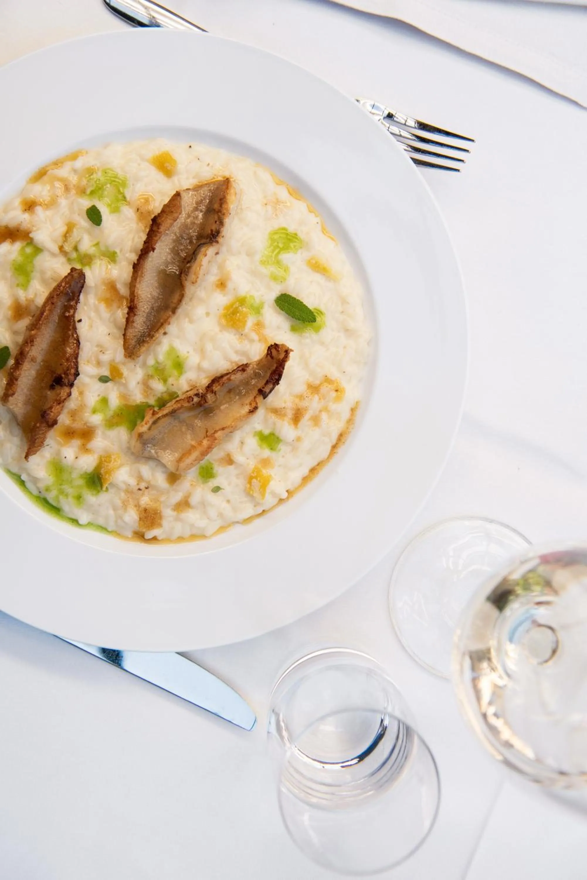 Restaurant/places to eat in Hotel Polo