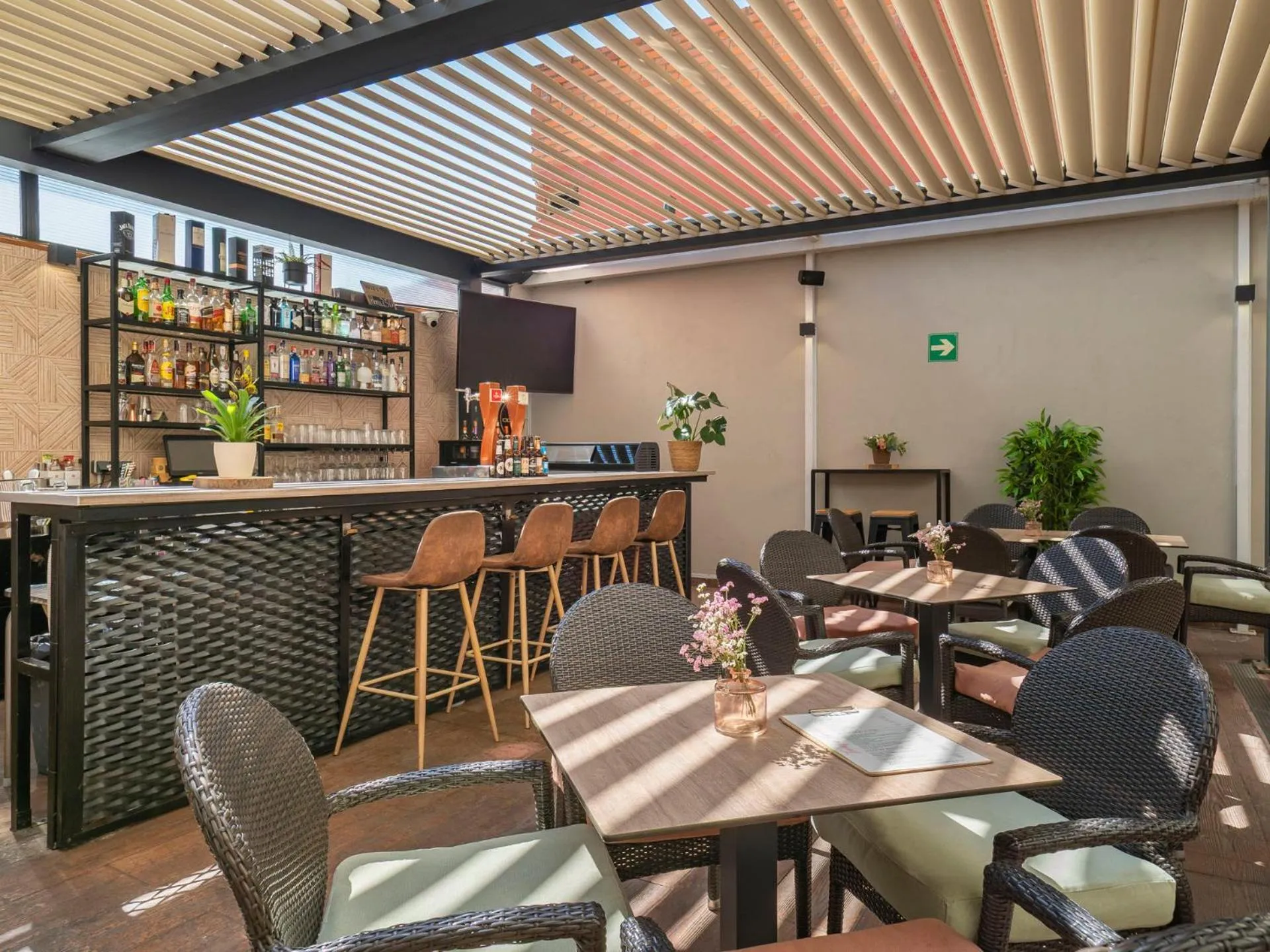 Restaurant/places to eat in Hotel Duero