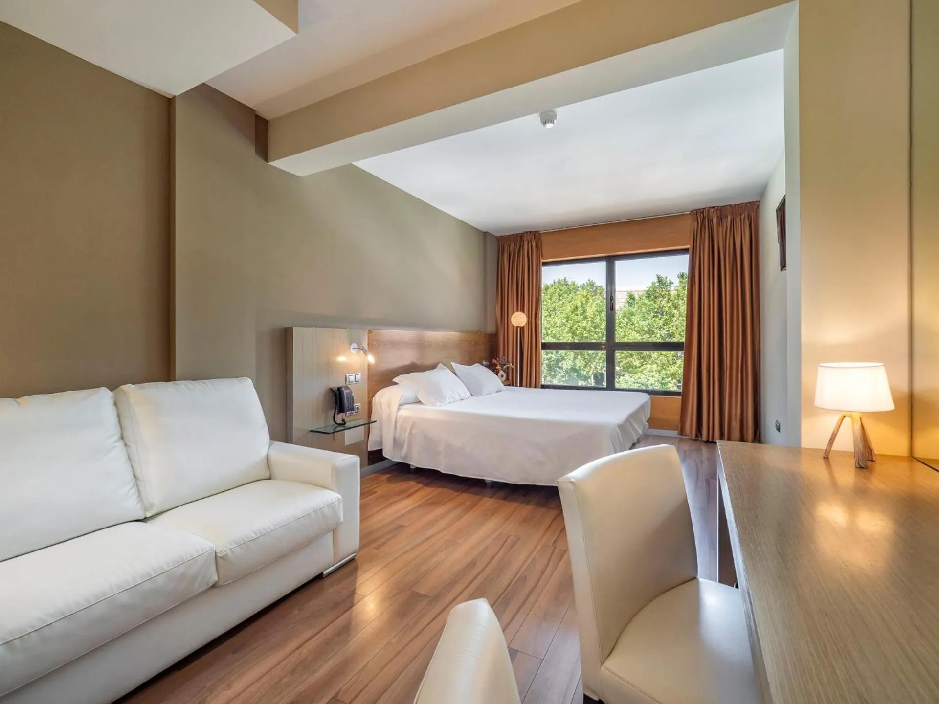 Bedroom, Bed in Hotel Duero