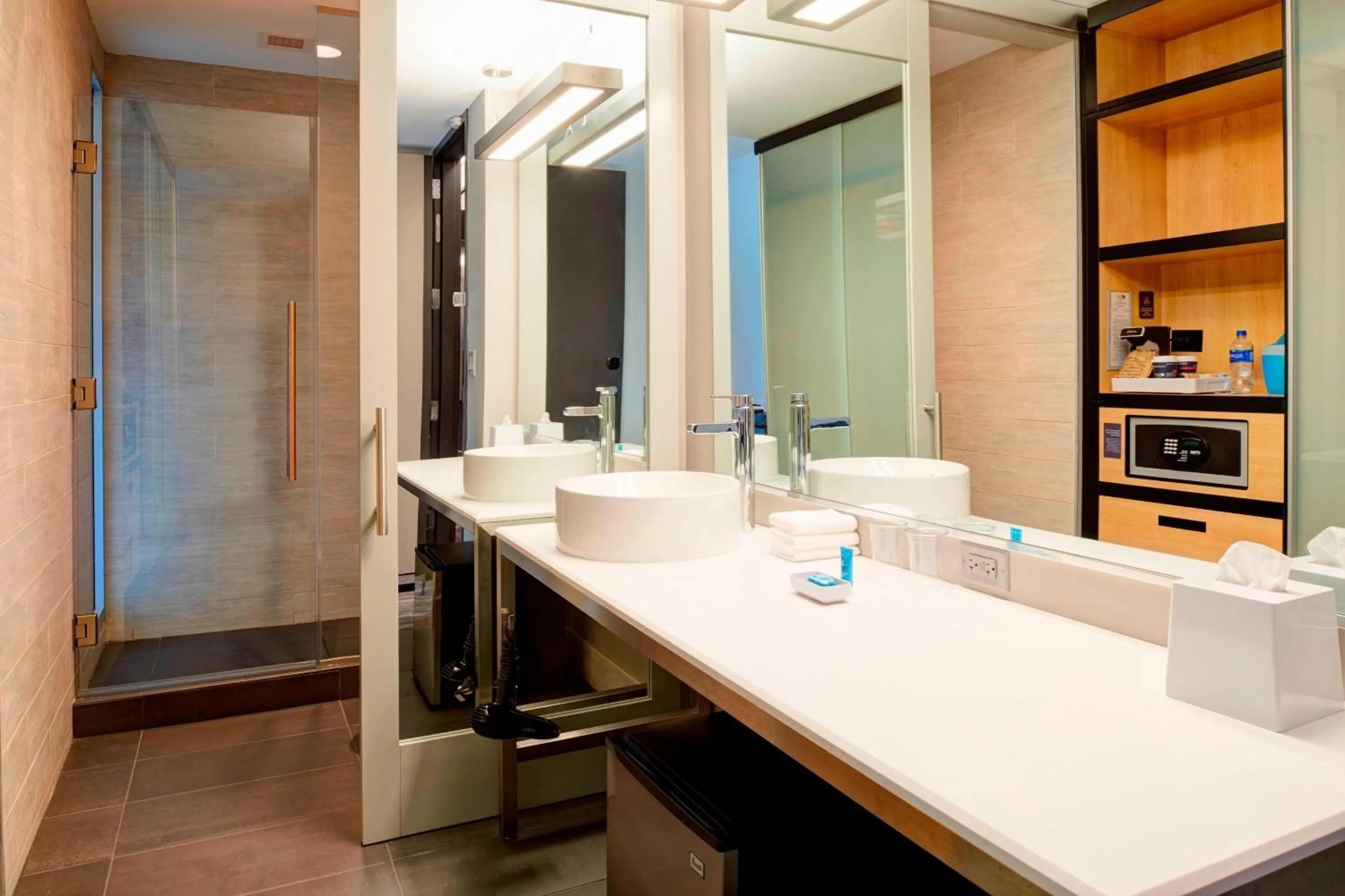 Bathroom in Aloft Columbus Westerville