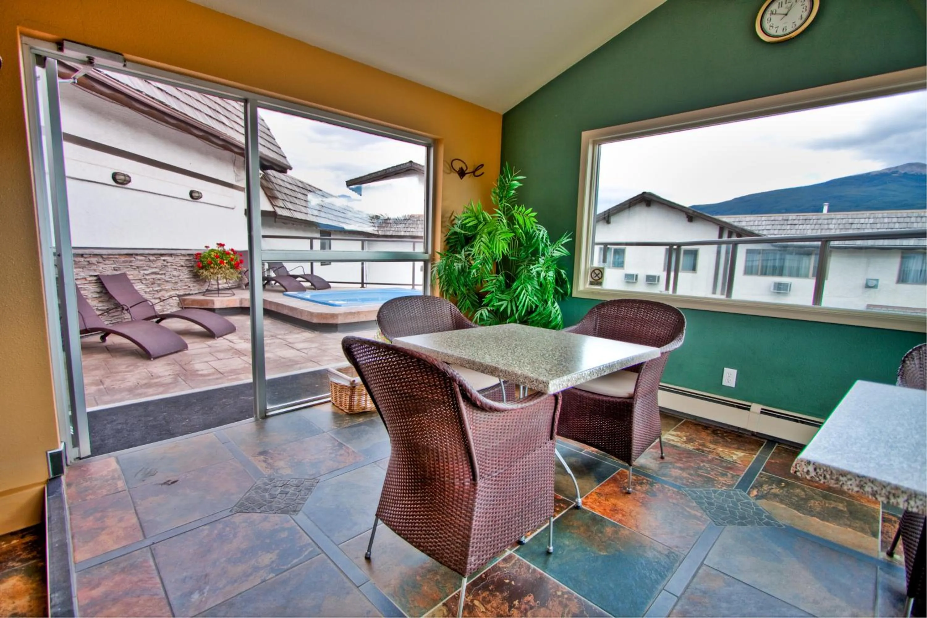 Restaurant/places to eat in Whistler's Inn