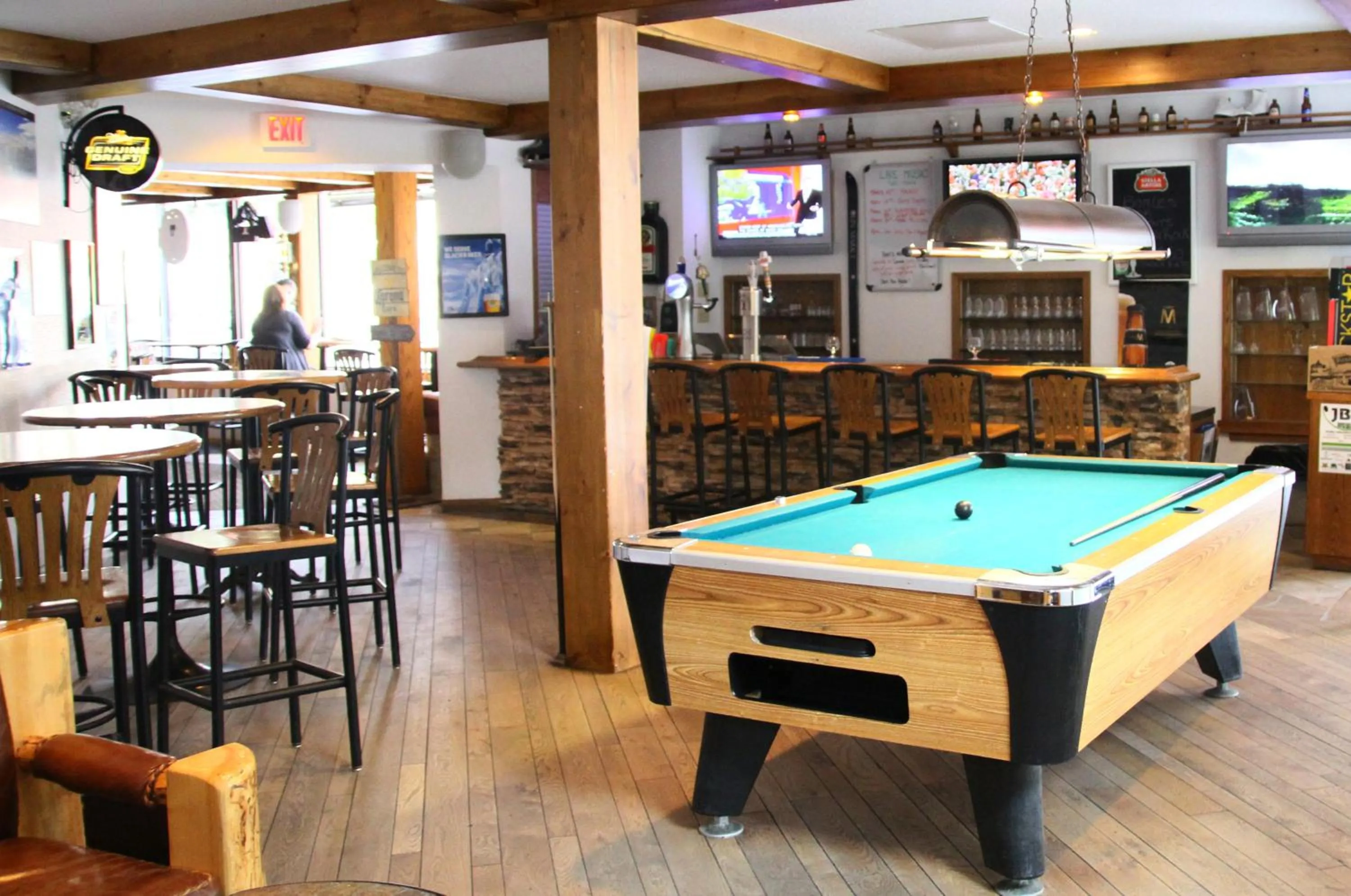Billiard in Whistler's Inn