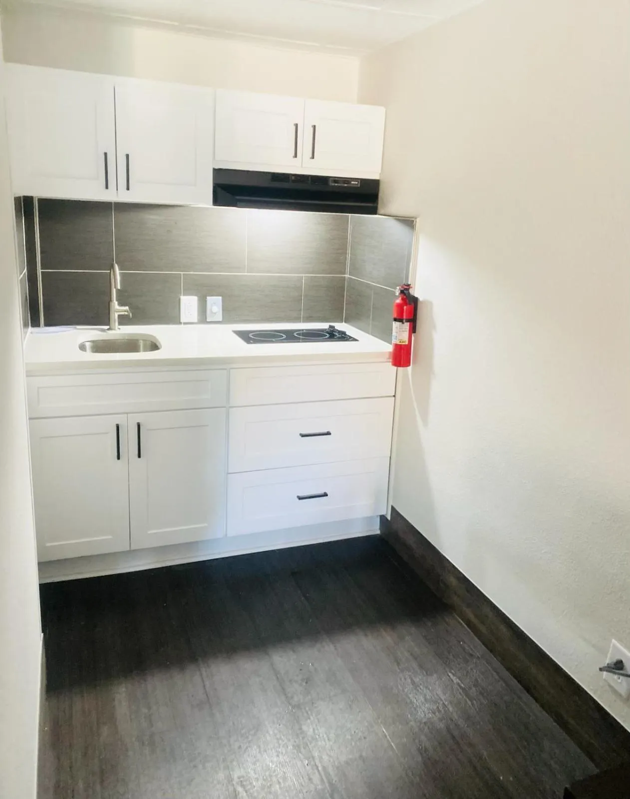 Kitchen or kitchenette in Quality Inn & Suites near Robins Air Force Base