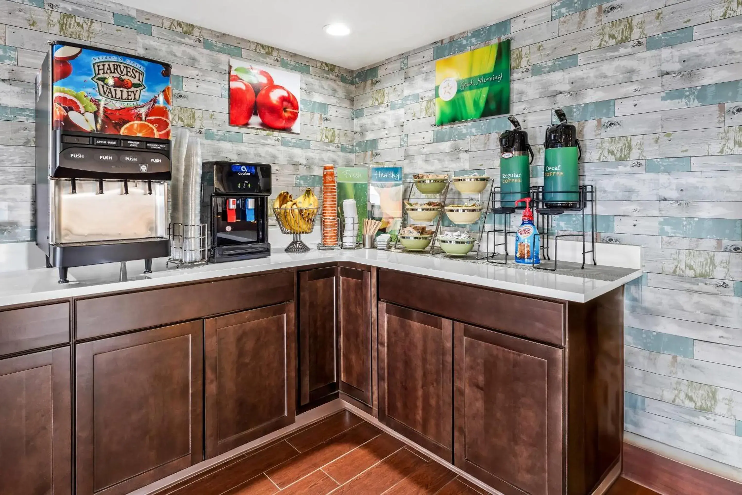 Breakfast in Quality Inn & Suites near Robins Air Force Base Breakfast in Quality Inn & Suites near Robins Air Force Base