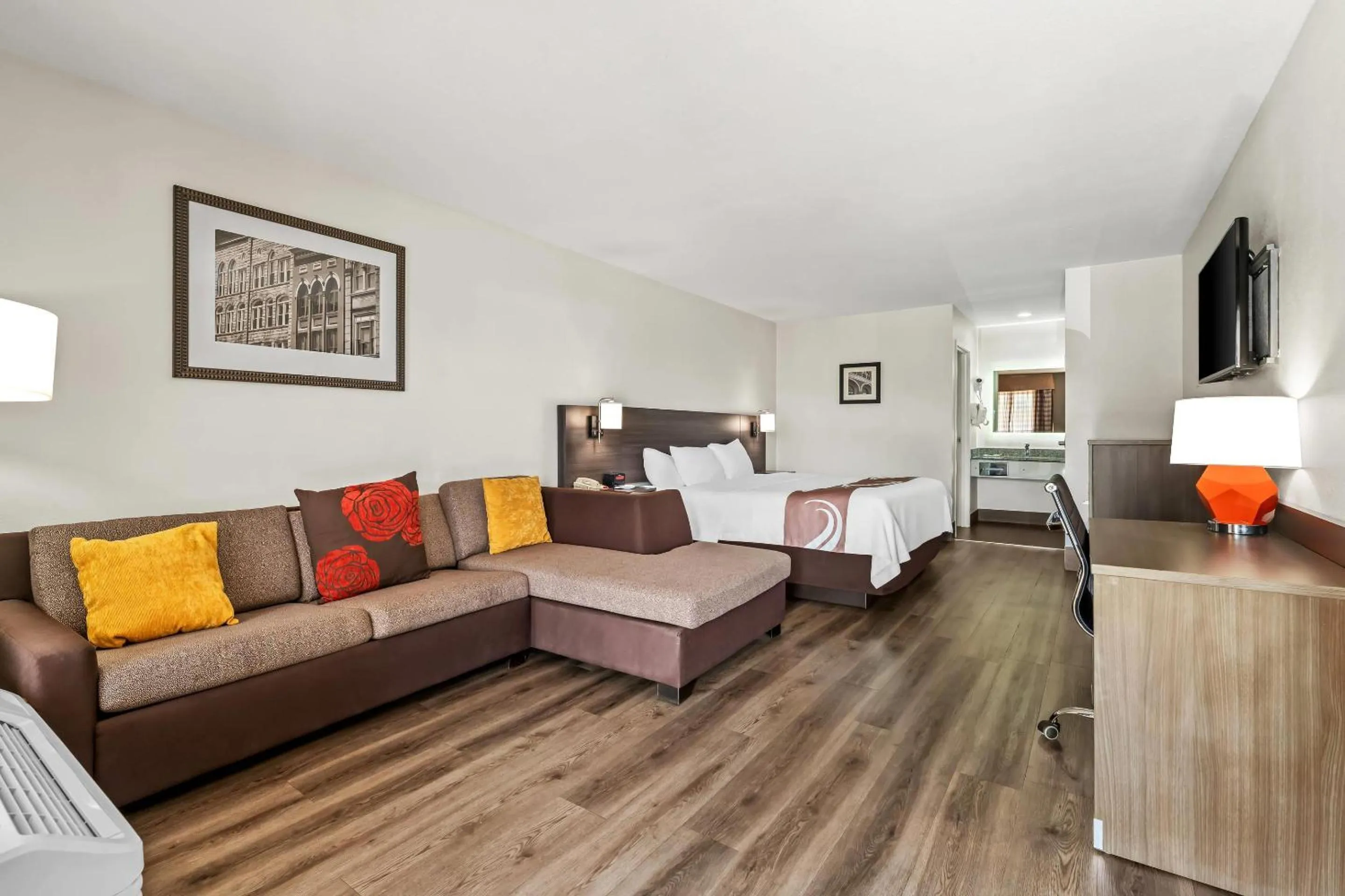 Bedroom, Bed in Quality Inn & Suites near Robins Air Force Base