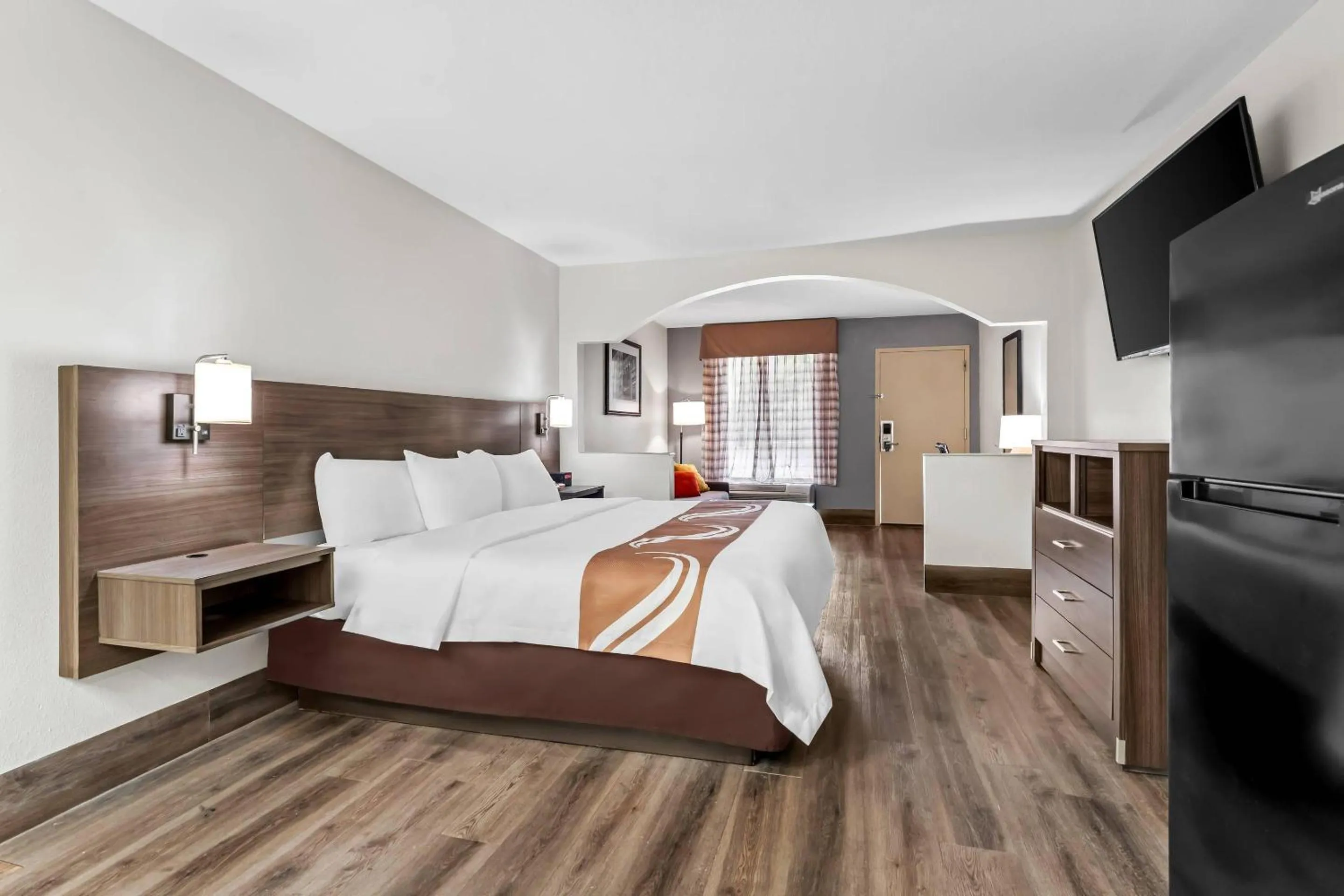 Bedroom, Bed in Quality Inn & Suites near Robins Air Force Base