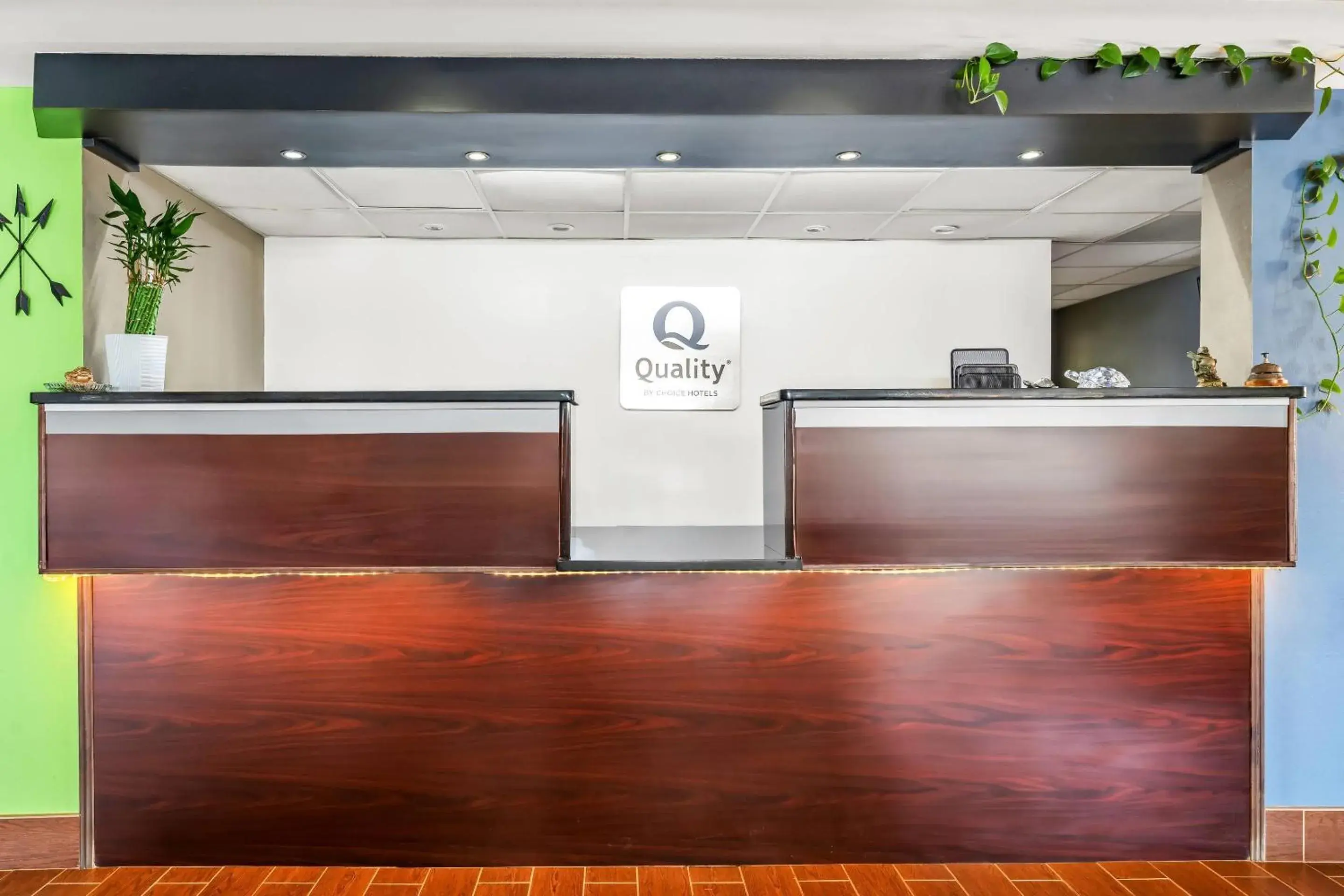 Lobby or reception in Quality Inn & Suites near Robins Air Force Base Lobby or reception in Quality Inn & Suites near Robins Air Force Base