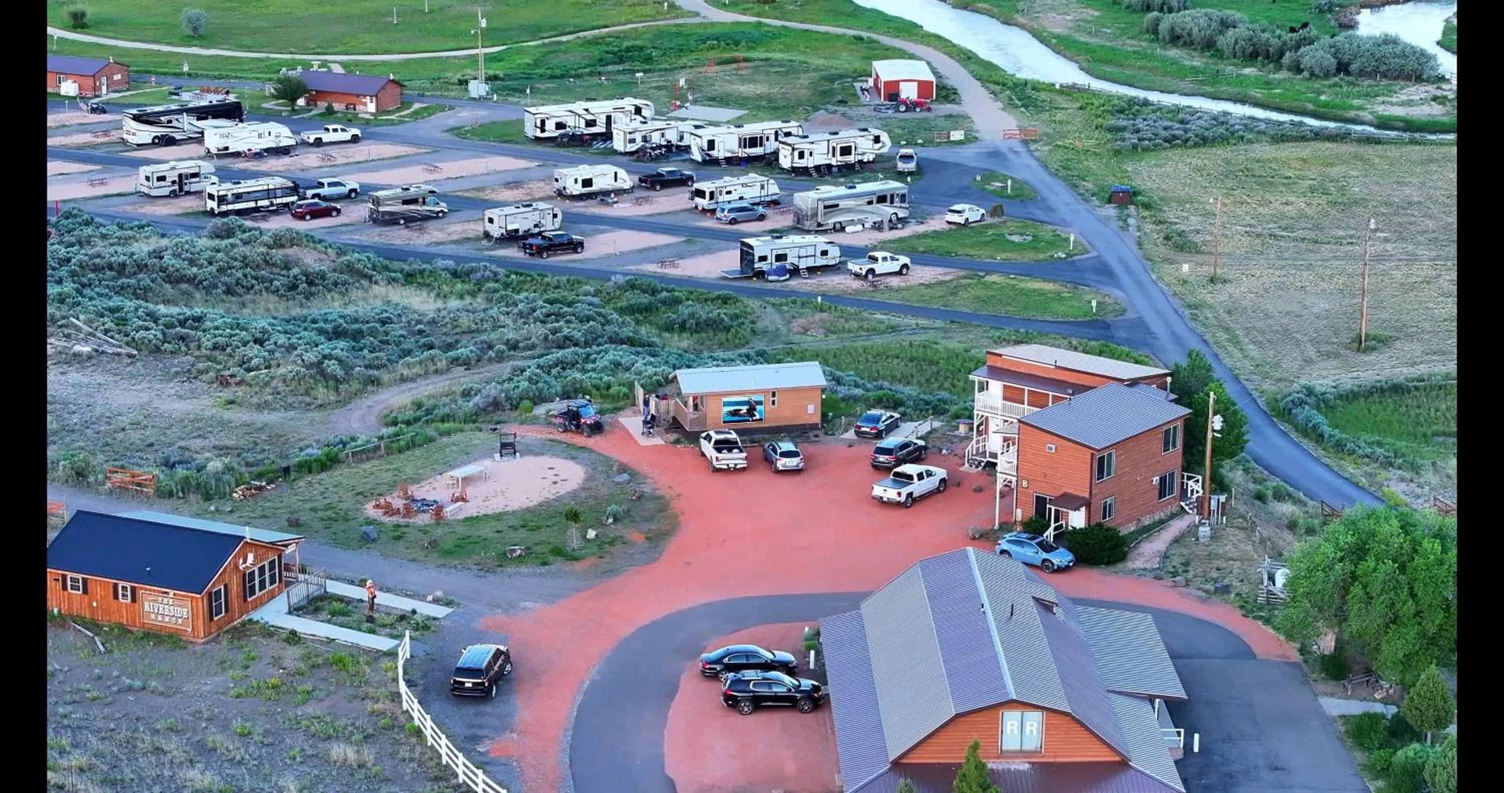 Property building in The Riverside Ranch Motel and RV Park Southern Utah