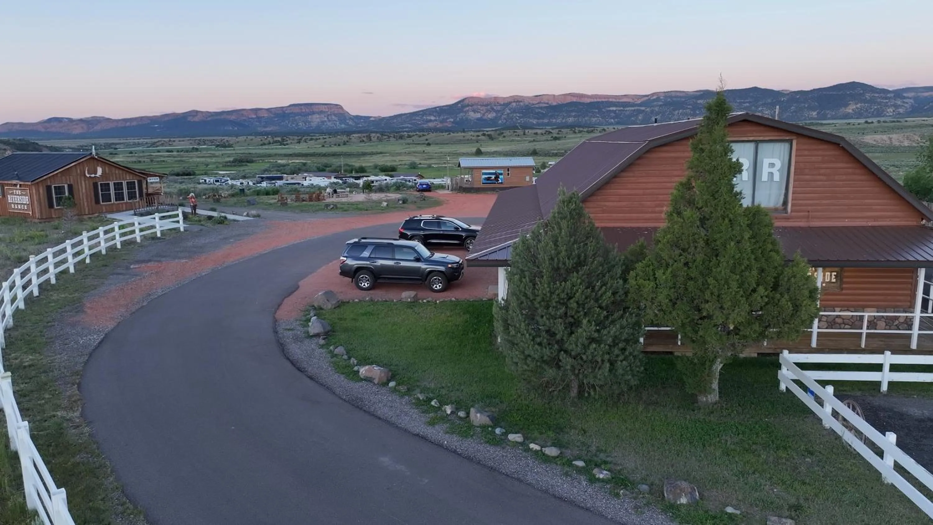 Property building in The Riverside Ranch Motel and RV Park Southern Utah