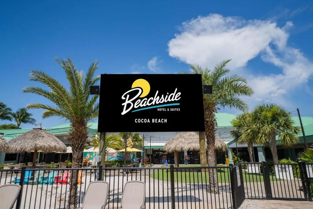 Swimming pool in Beachside Hotel & Suites Cocoa Beach - Port Canaveral