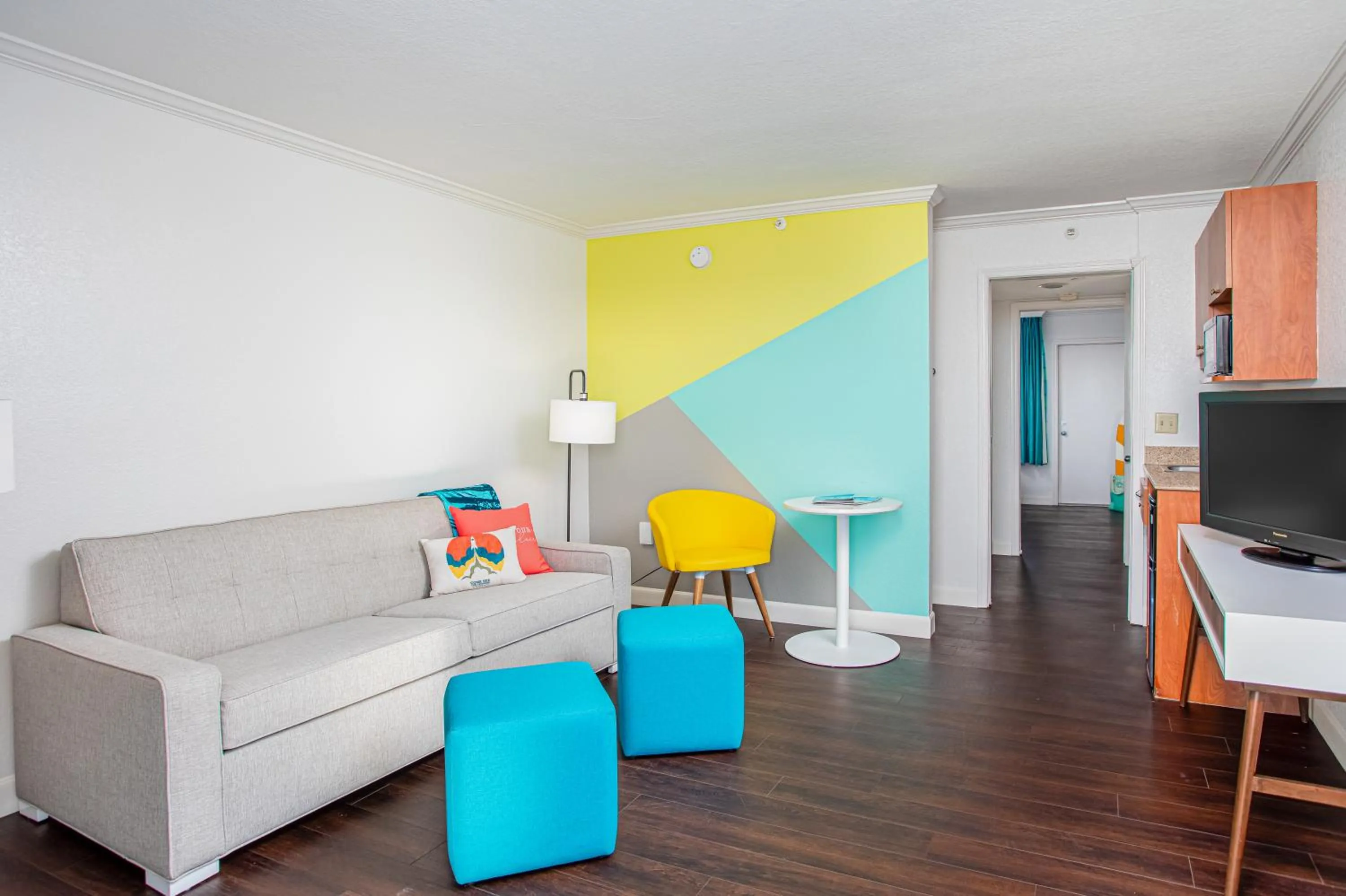 Beachside Hotel & Suites Cocoa Beach - Port Canaveral