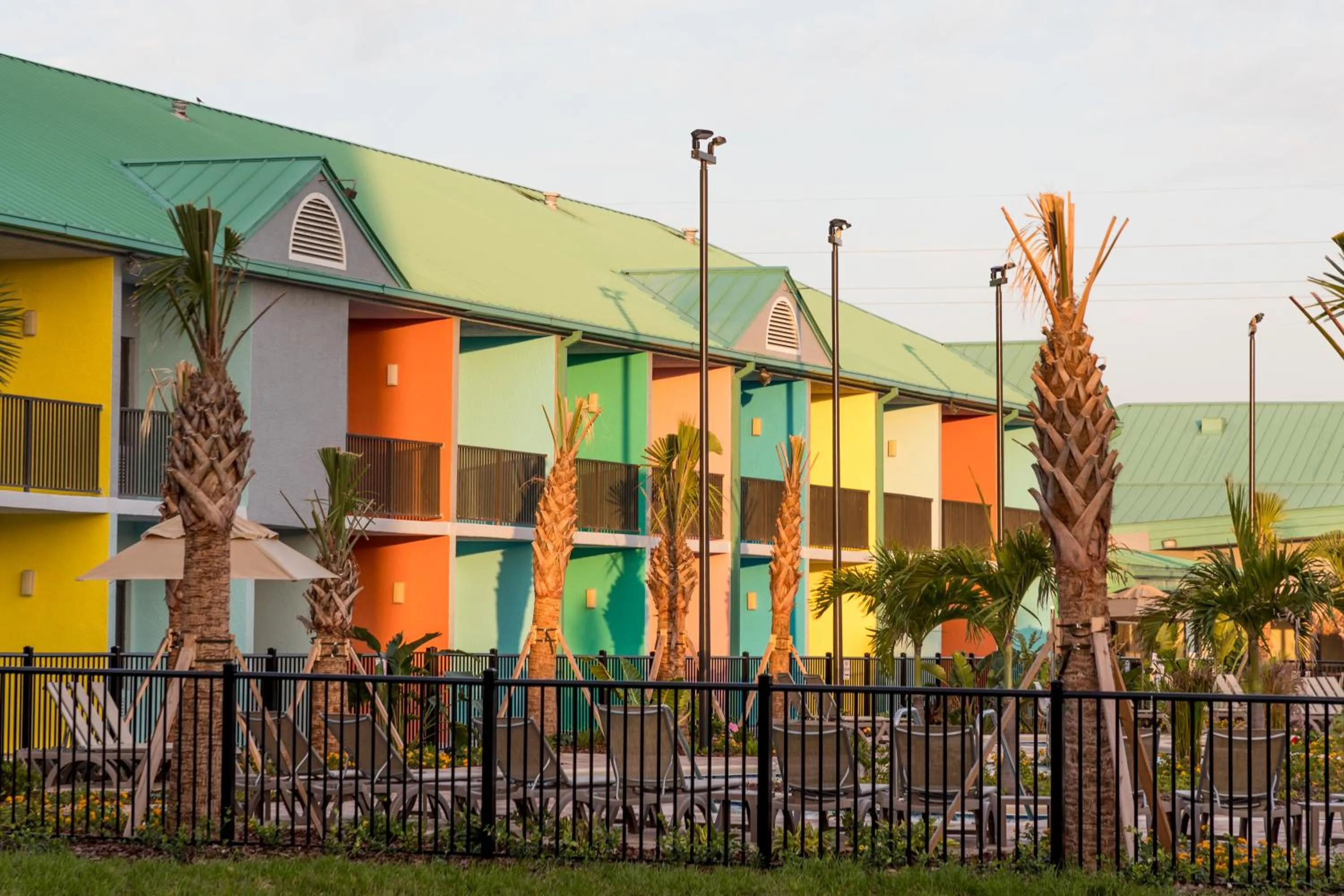 Beachside Hotel & Suites Cocoa Beach - Port Canaveral