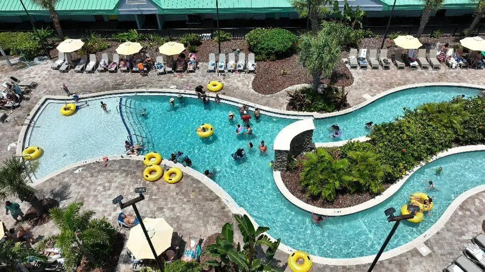 Swimming pool in Beachside Hotel & Suites Cocoa Beach - Port Canaveral