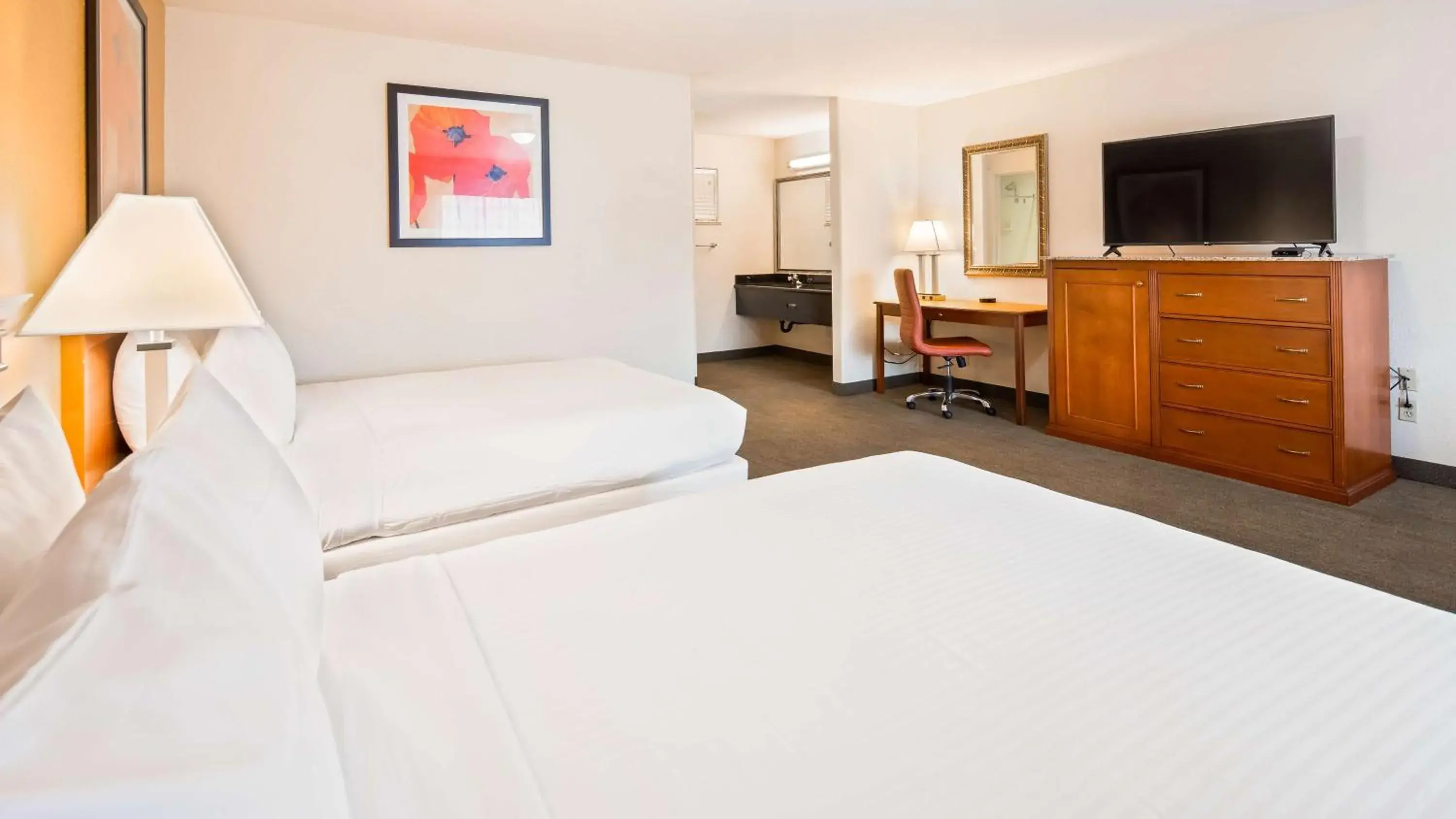 Queen Room with Two Queen Beds and Bath Tub - Disability Access in Best Western Golden Key Queen Room with Two Queen Beds and Bath Tub - Disability Access in Best Western Golden Key