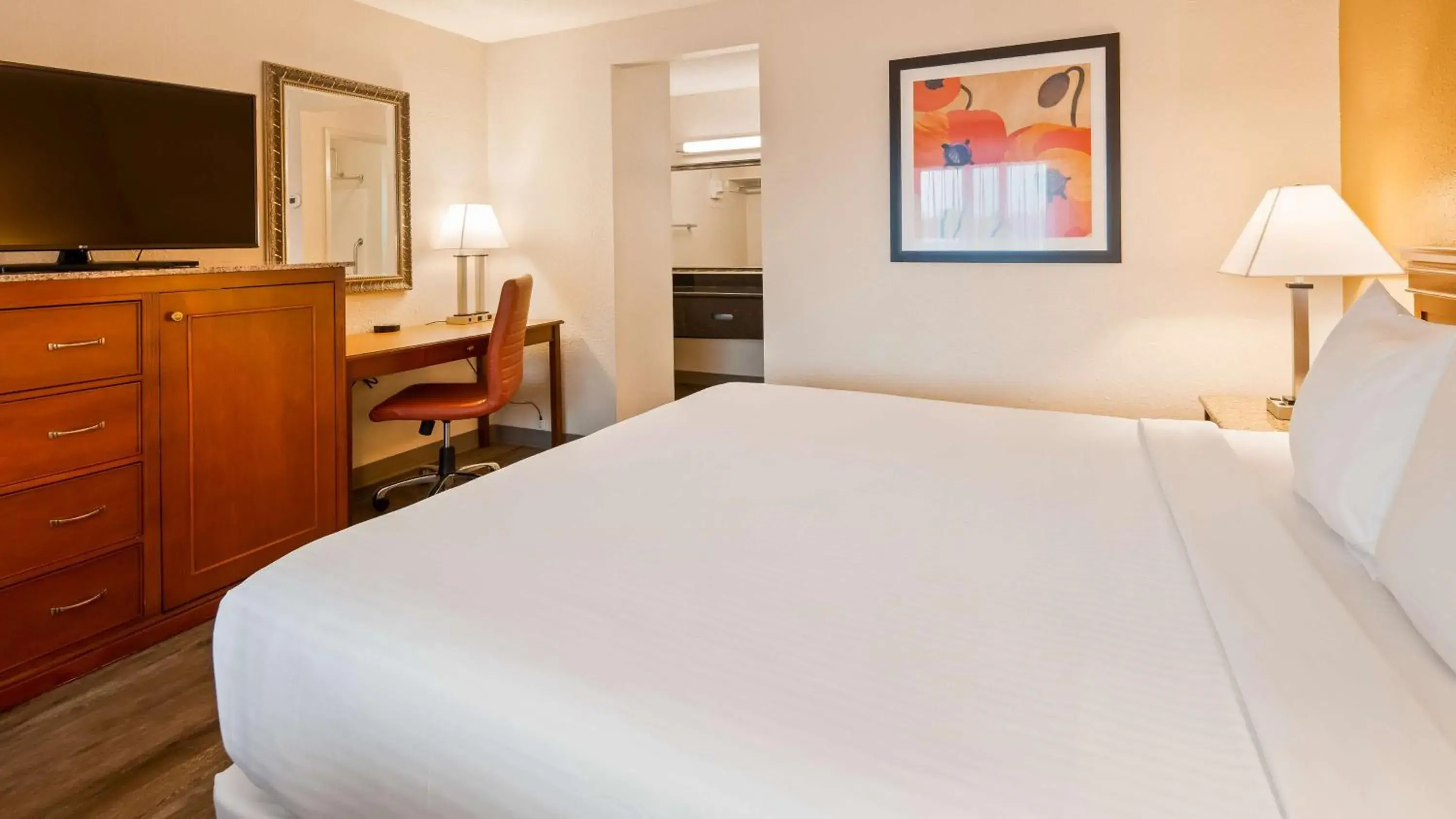 Bedroom, Bed in Best Western Golden Key Bedroom, Bed in Best Western Golden Key