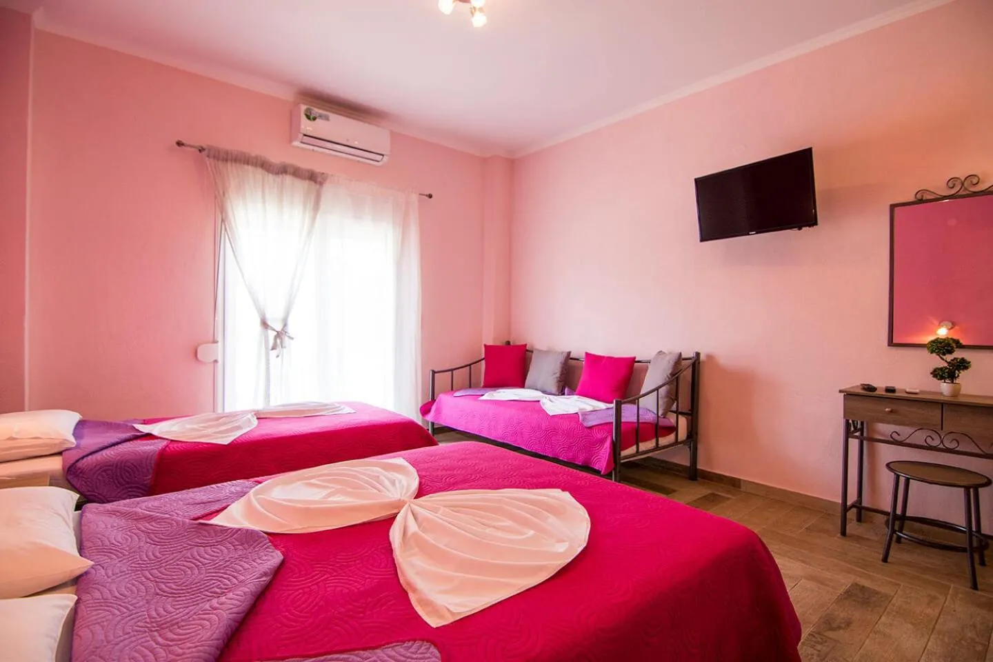 Bed in Christodoulos Eleftheria House
