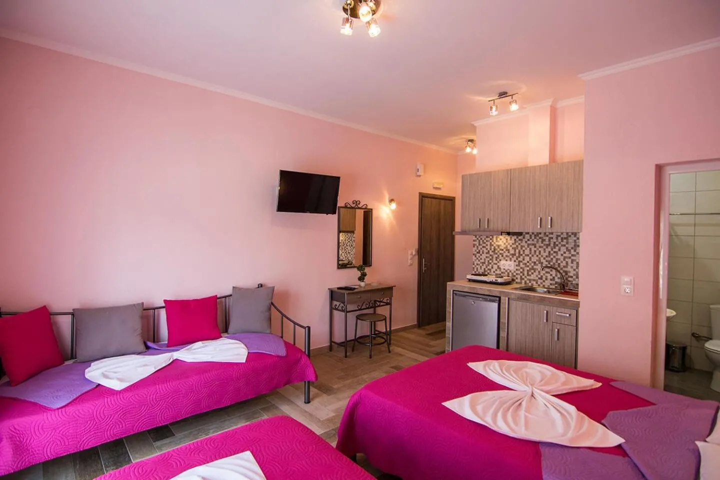 Bed in Christodoulos Eleftheria House