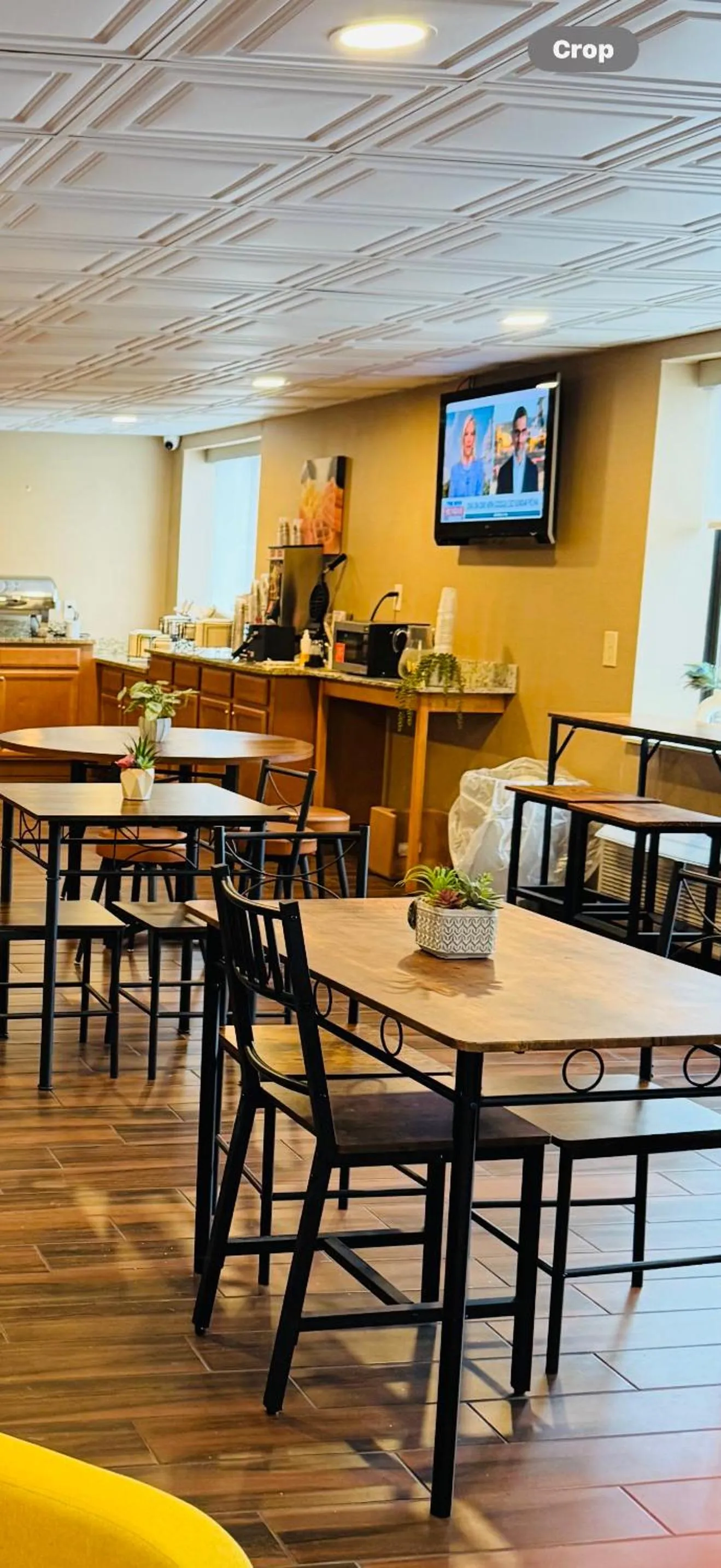 Breakfast in Wingate by Wyndham Utica