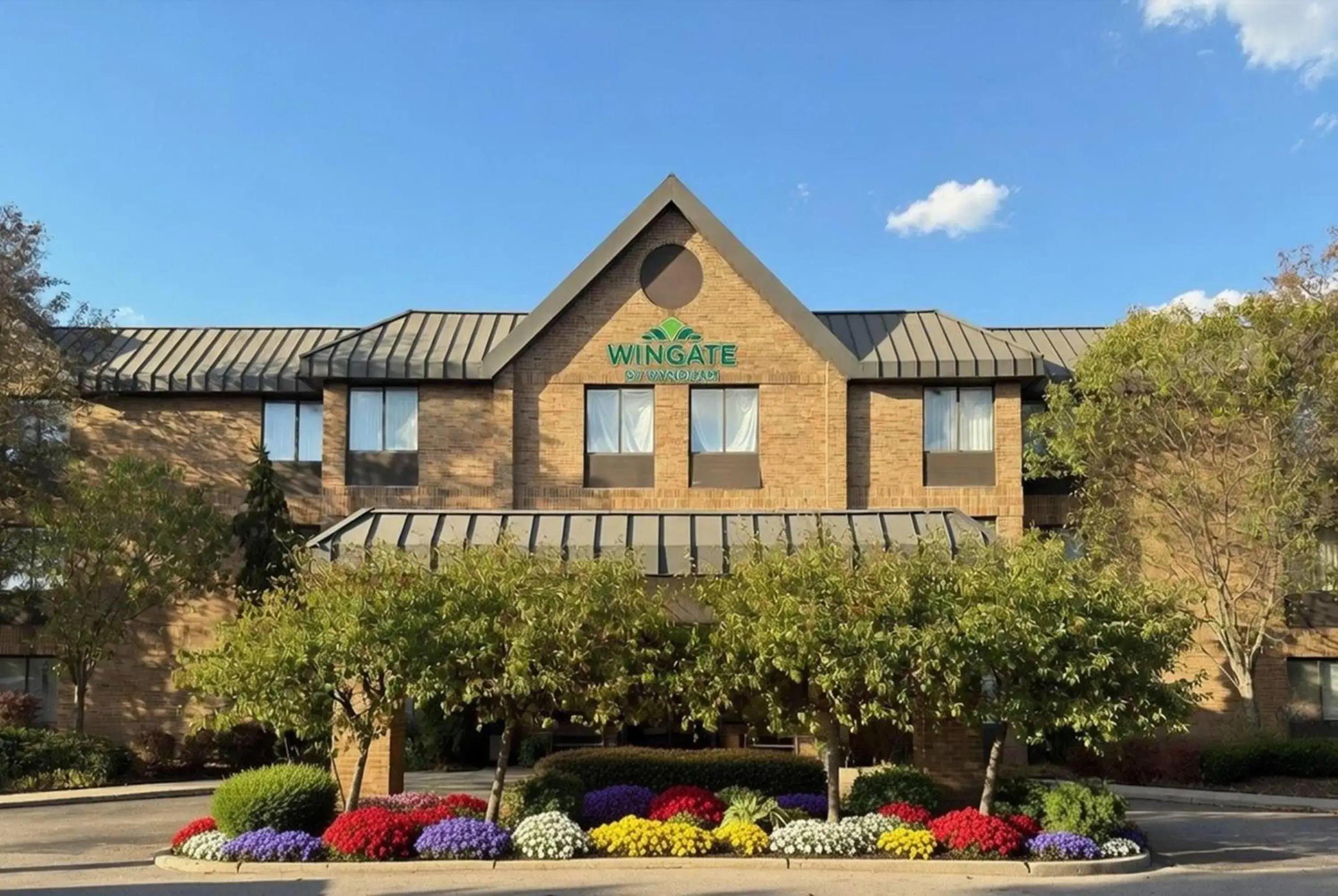 Property building in Wingate by Wyndham Utica Property building in Wingate by Wyndham Utica